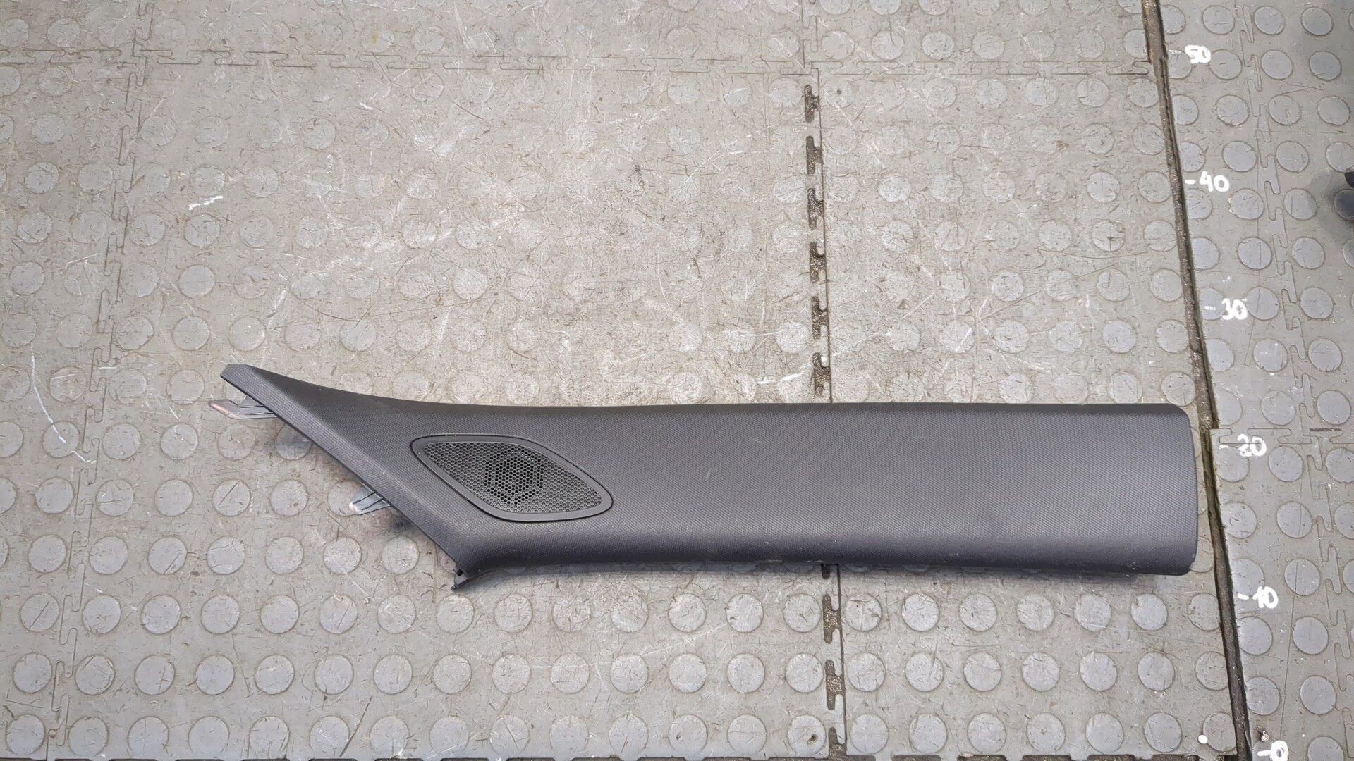 Обшивка стойки