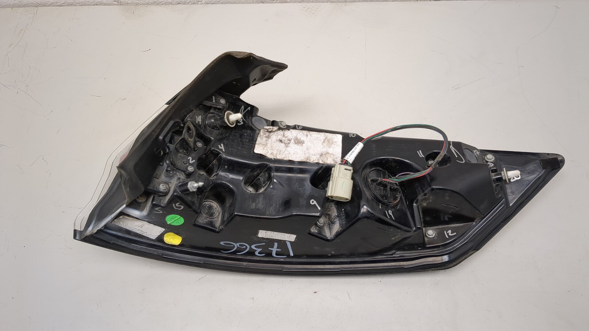 Фонарь задний левый