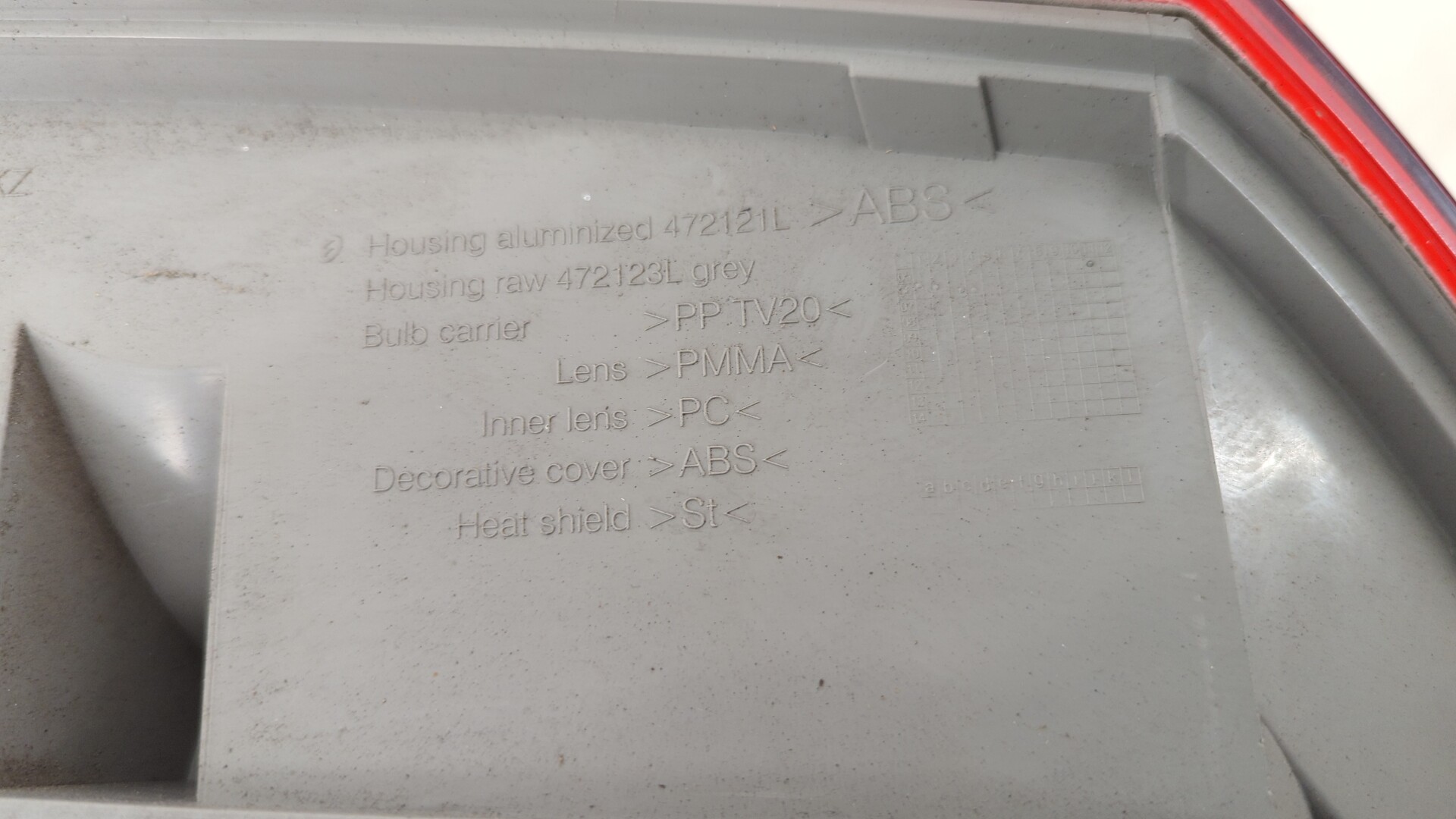 Фонарь задний левый