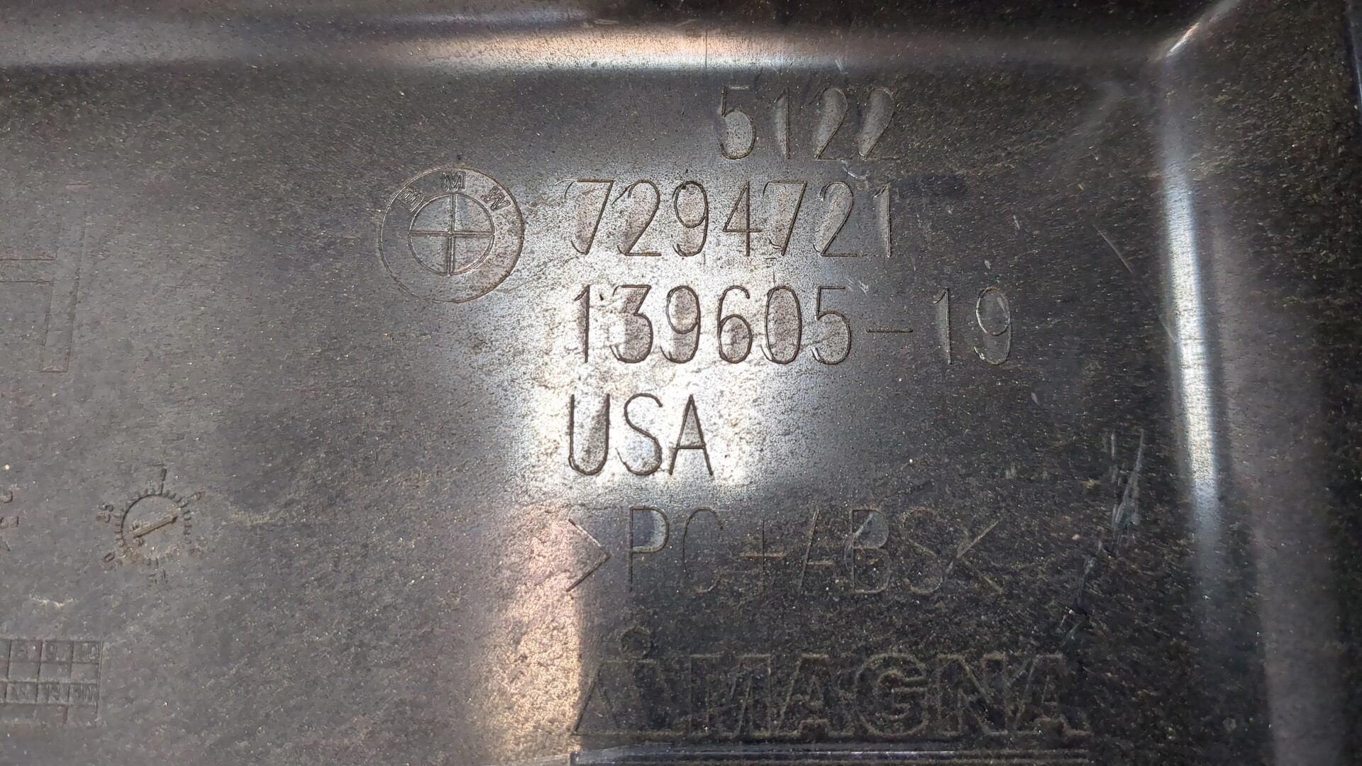 Кронштейн заднего бампера левый