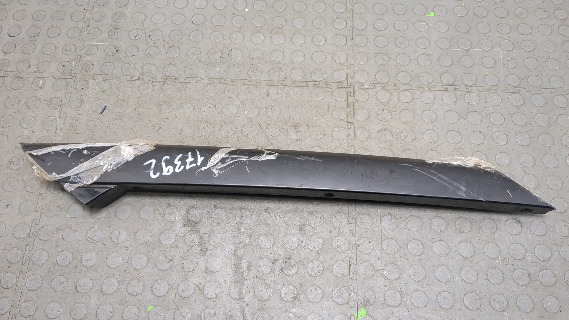 Молдинг лобового стекла