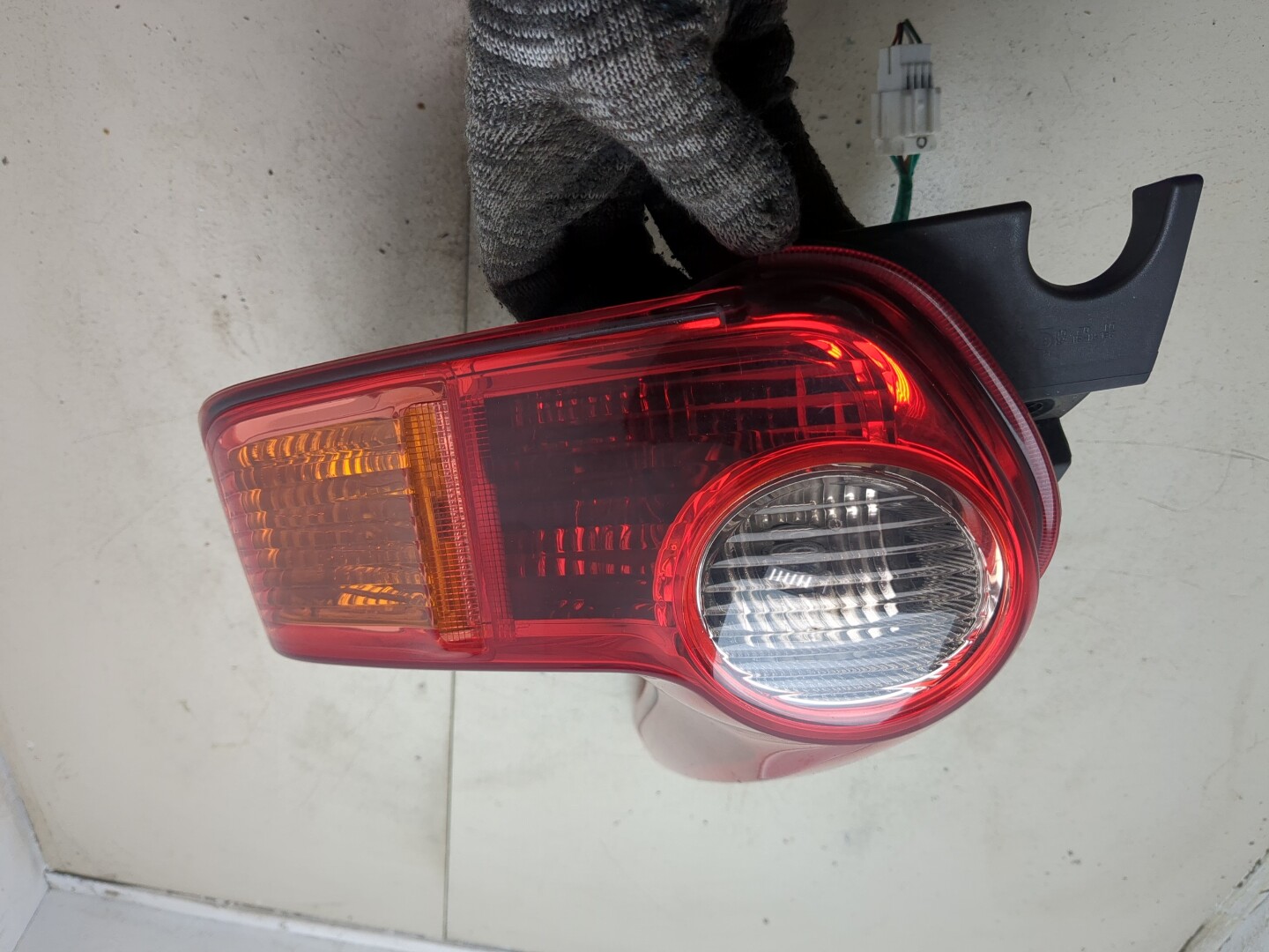 Фонарь задний правый