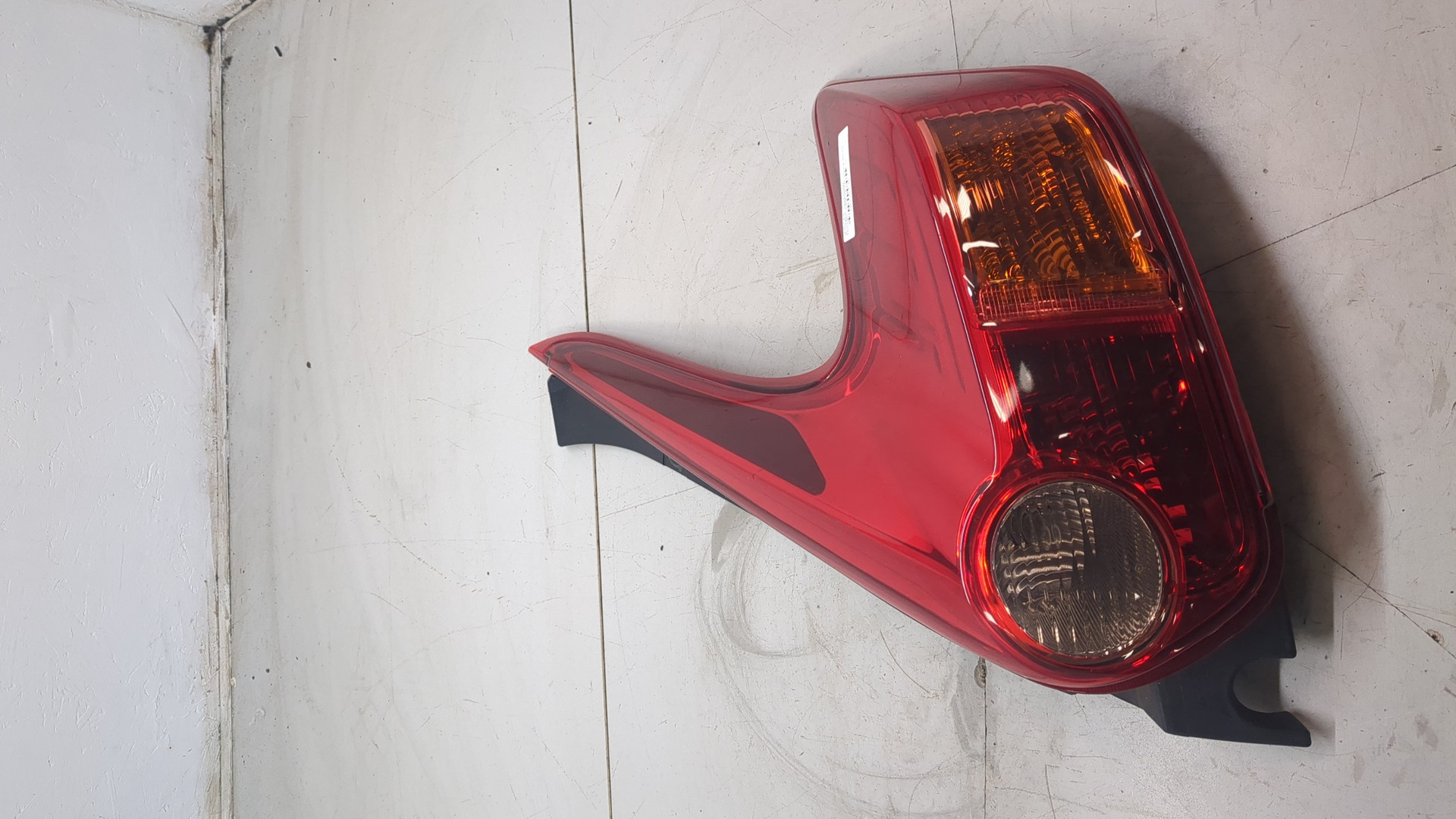 Фонарь задний правый