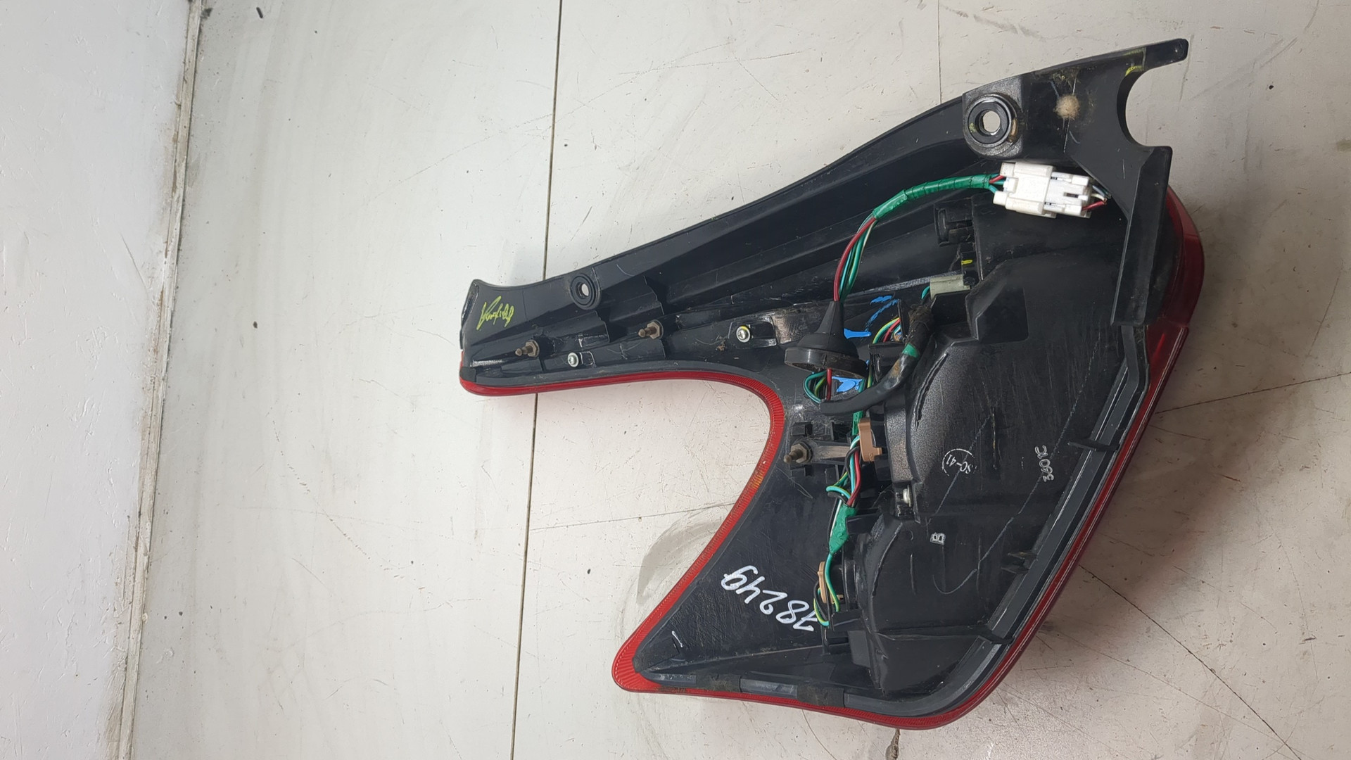 Фонарь задний правый