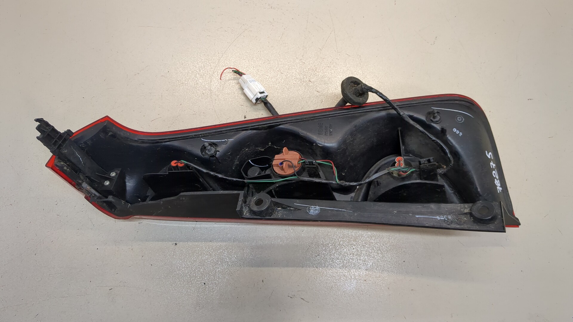 Фонарь задний левый