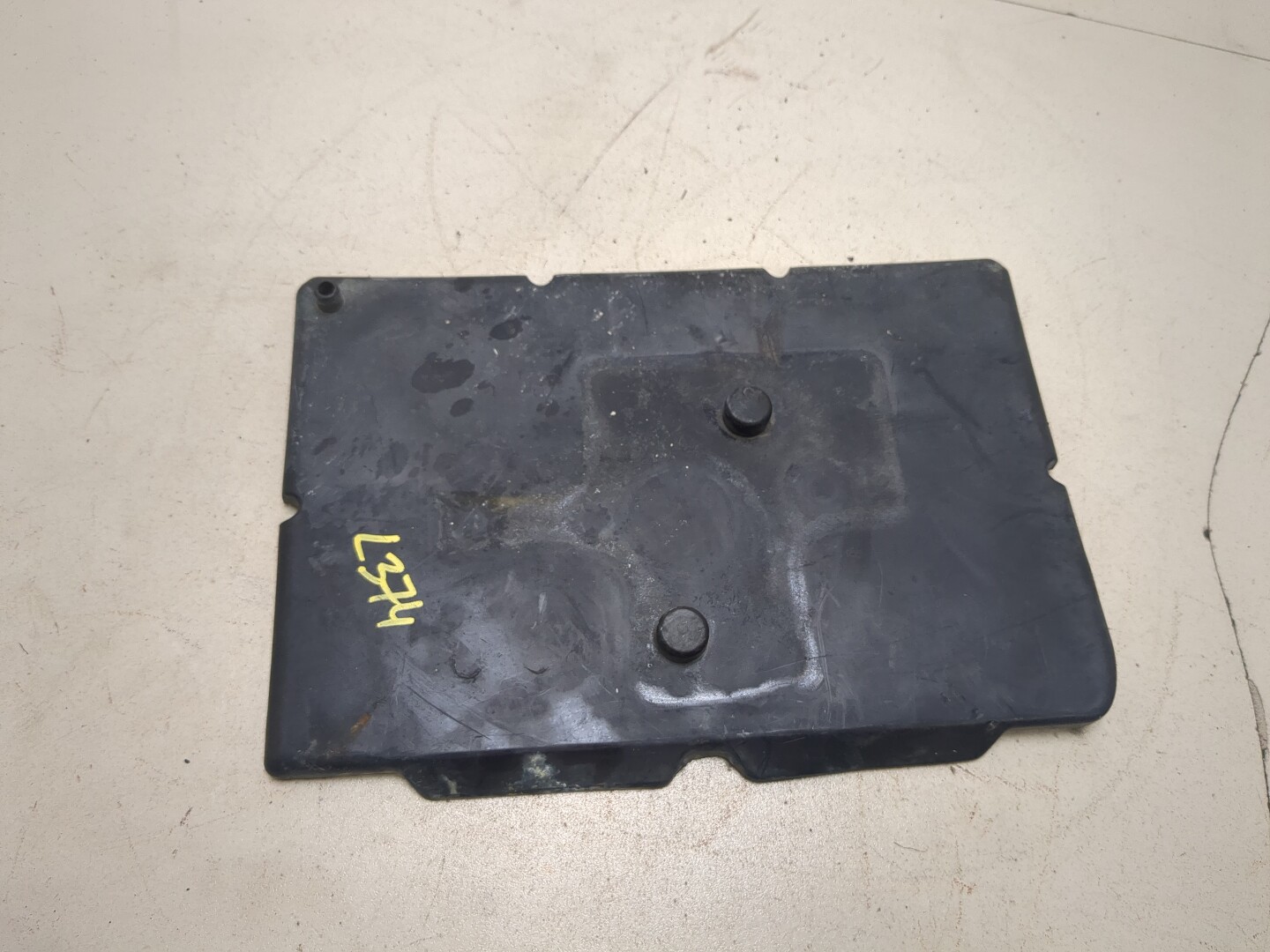 Площадка под аккумулятор (АКБ)