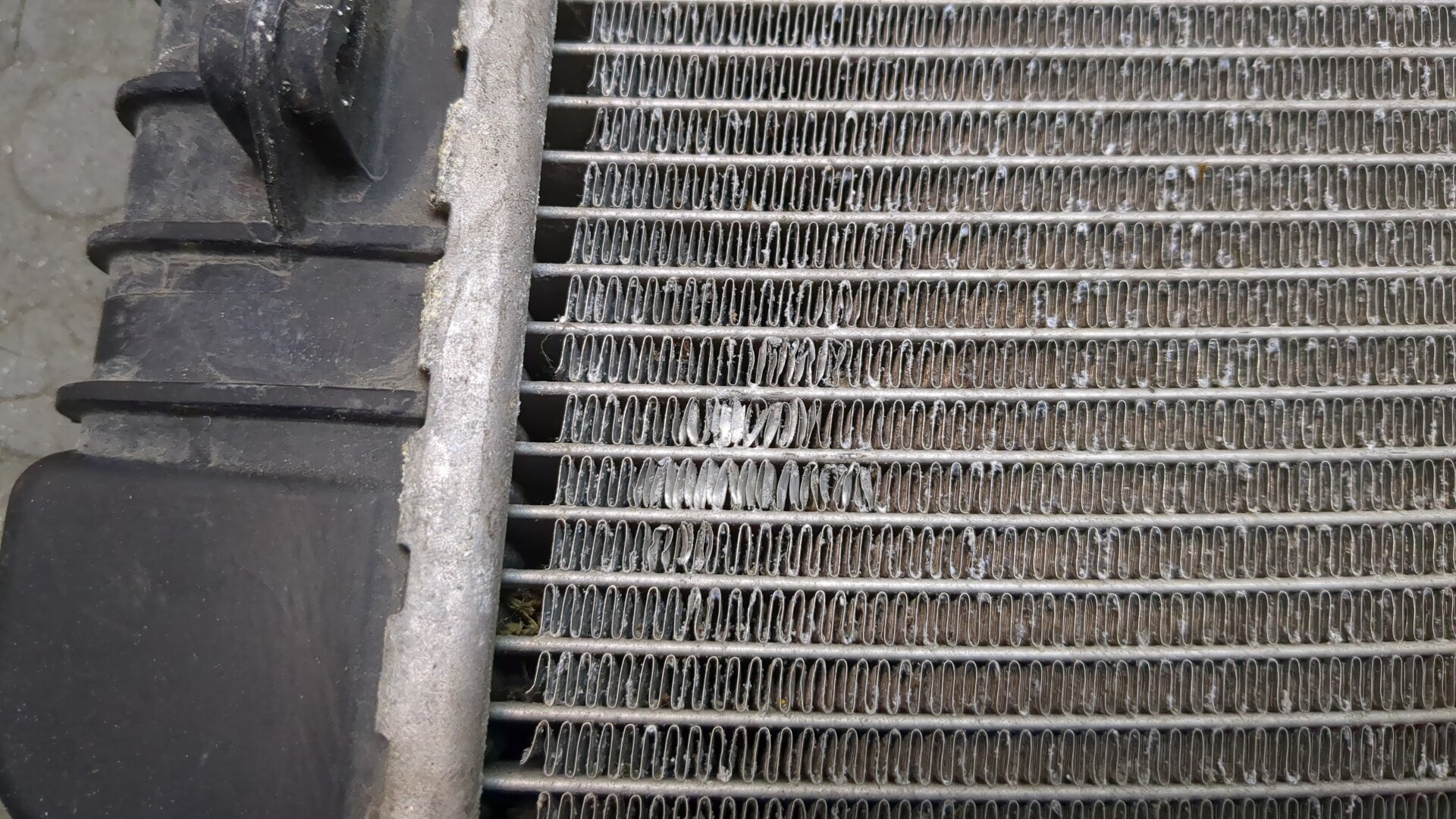 Радиатор охлаждения двигателя основной