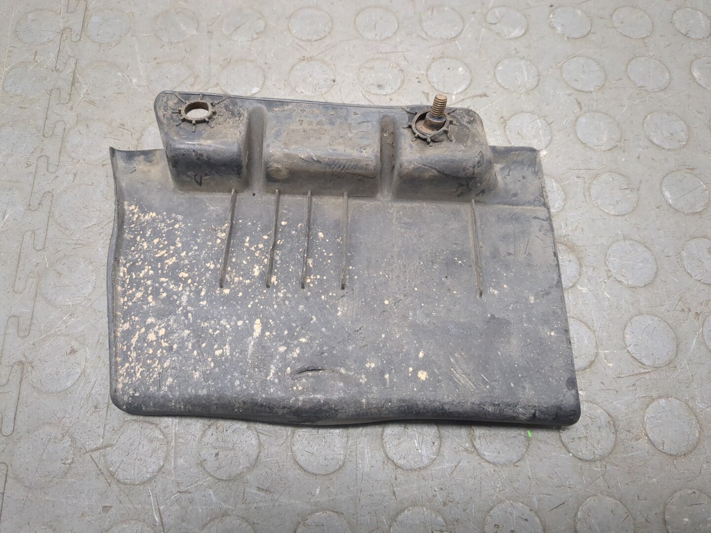 Брызговик задний правый