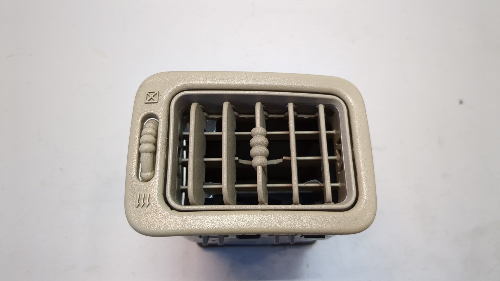 Дефлектор воздушный