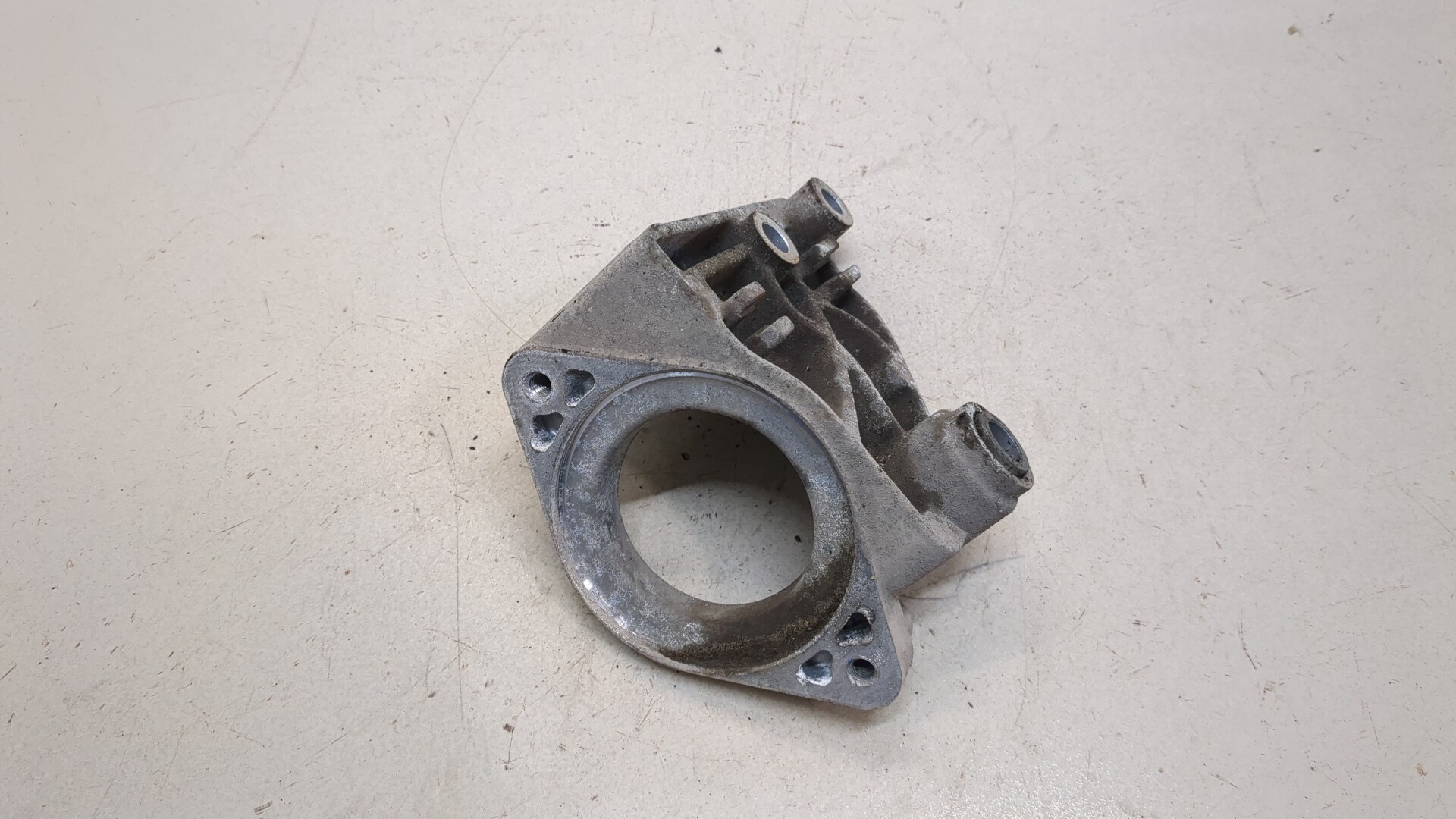 Кронштейн (п.з.к.)