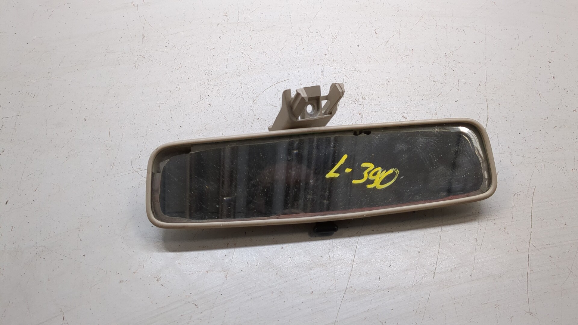 Зеркало заднего вида