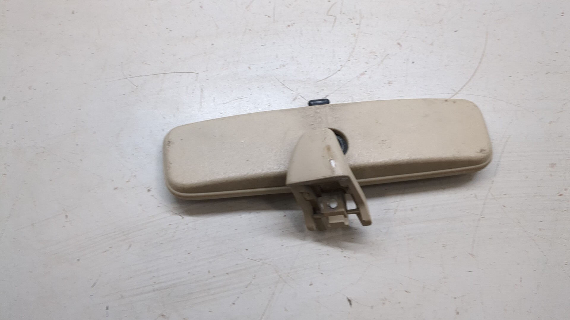 Зеркало заднего вида