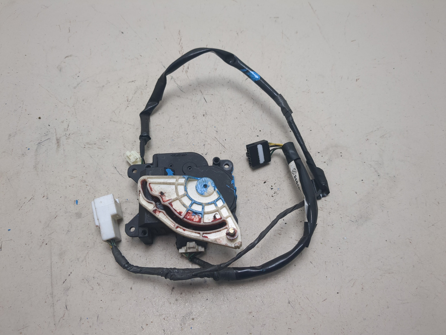 Моторчик заслонки печки