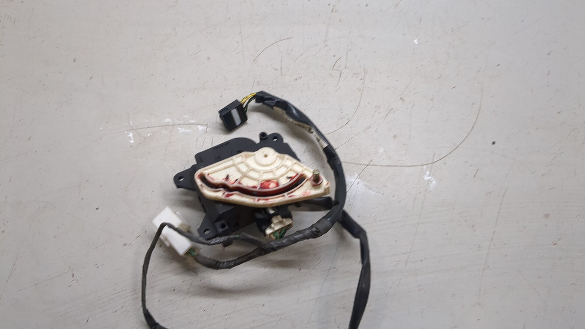 Моторчик заслонки печки