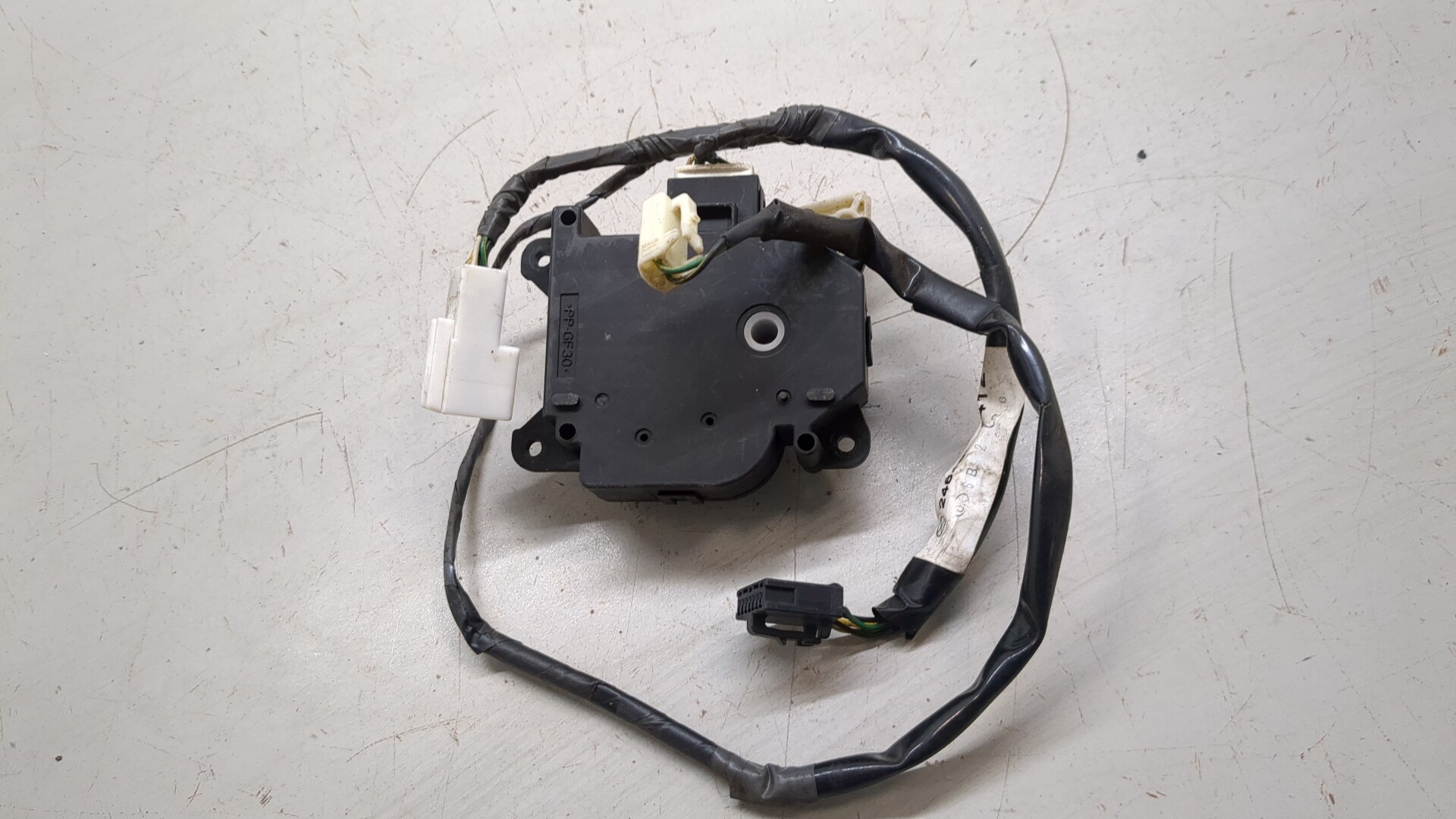 Моторчик заслонки печки