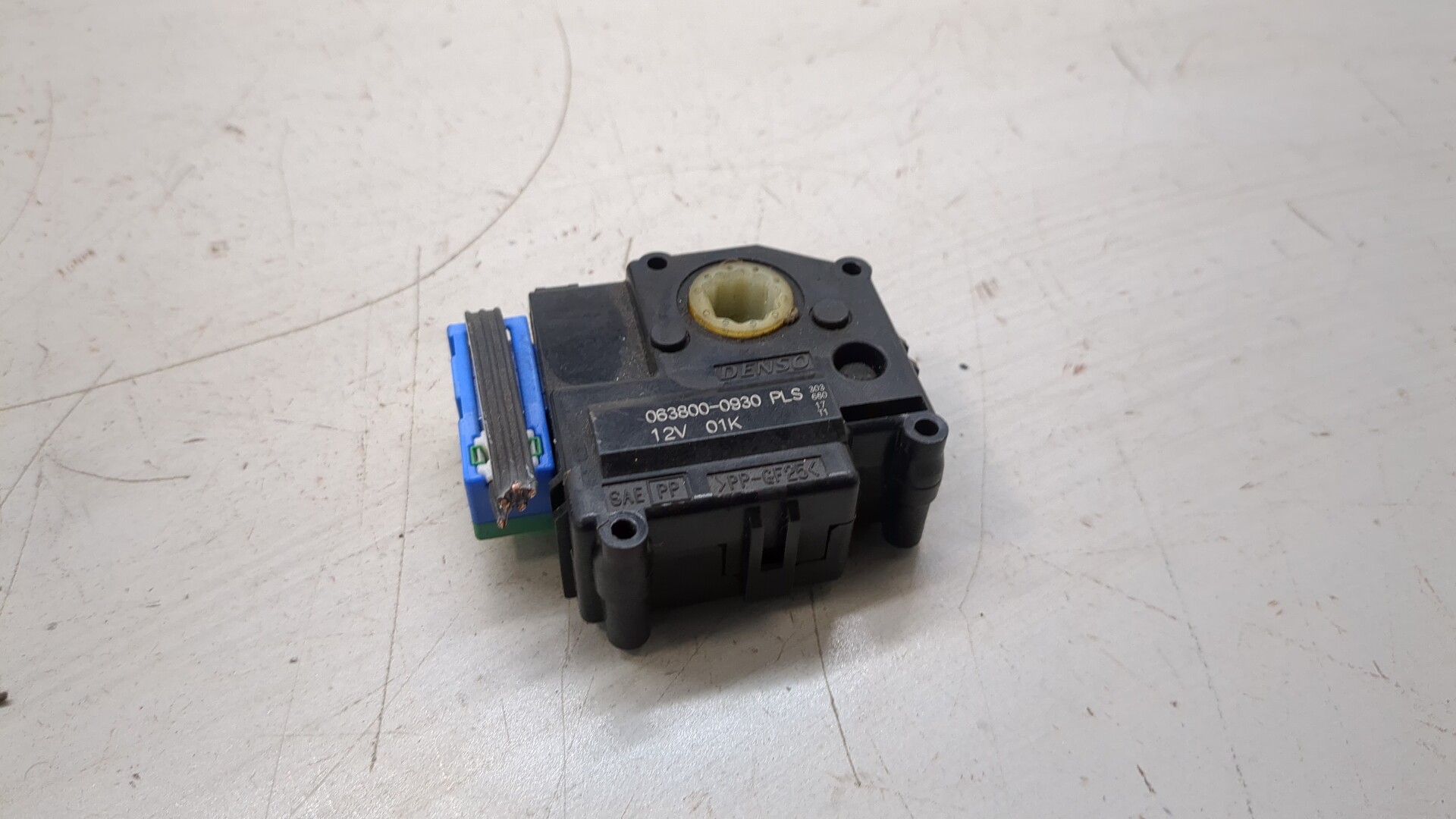 Моторчик заслонки печки