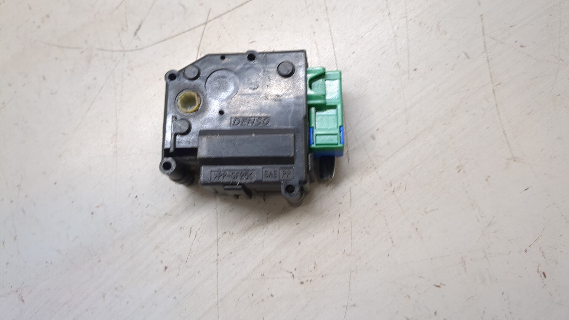 Моторчик заслонки печки