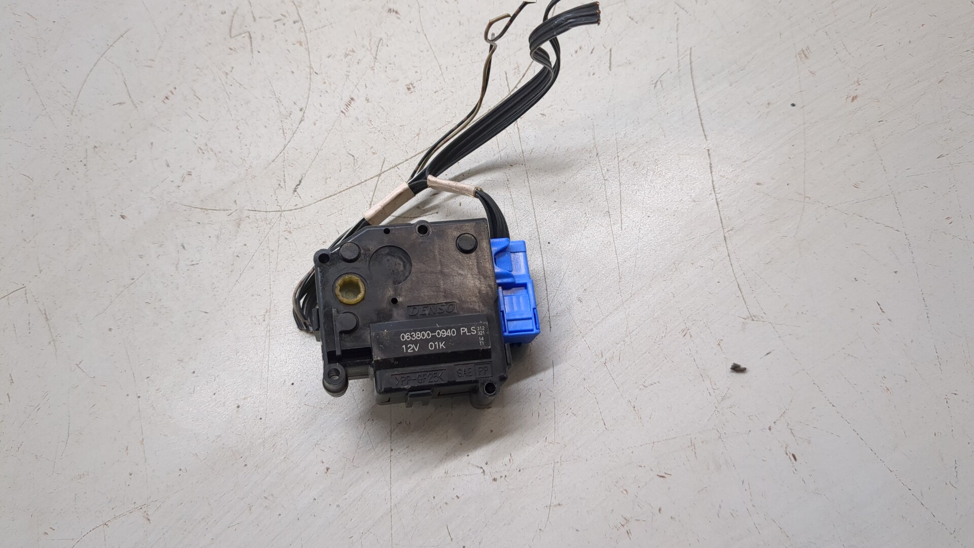 Моторчик заслонки печки