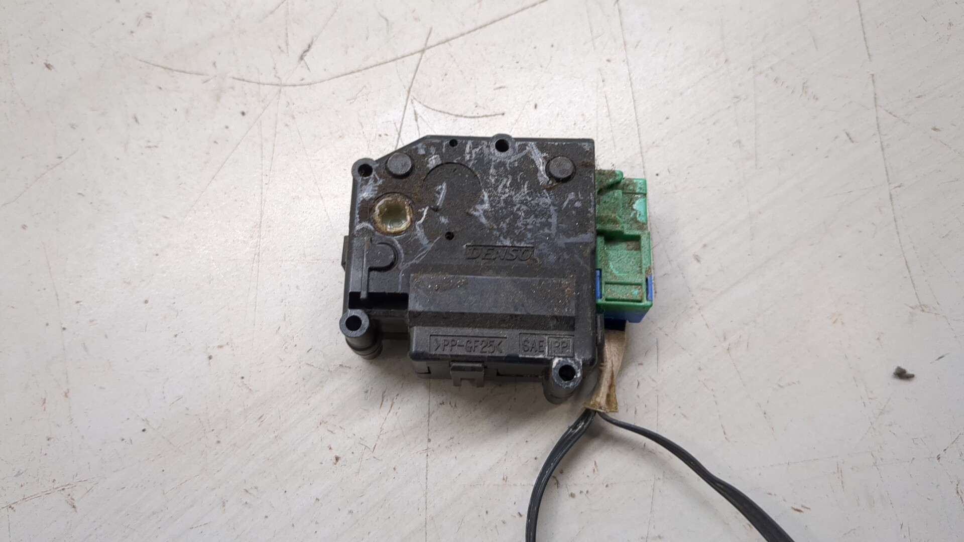 Моторчик заслонки печки