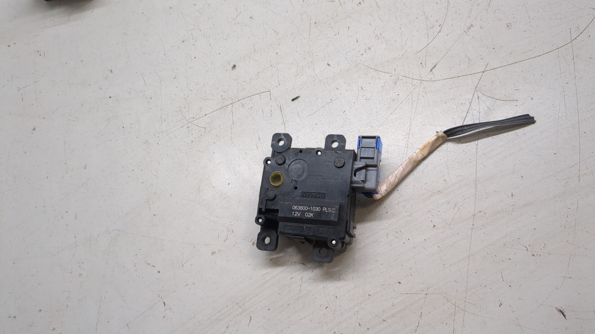 Моторчик заслонки печки