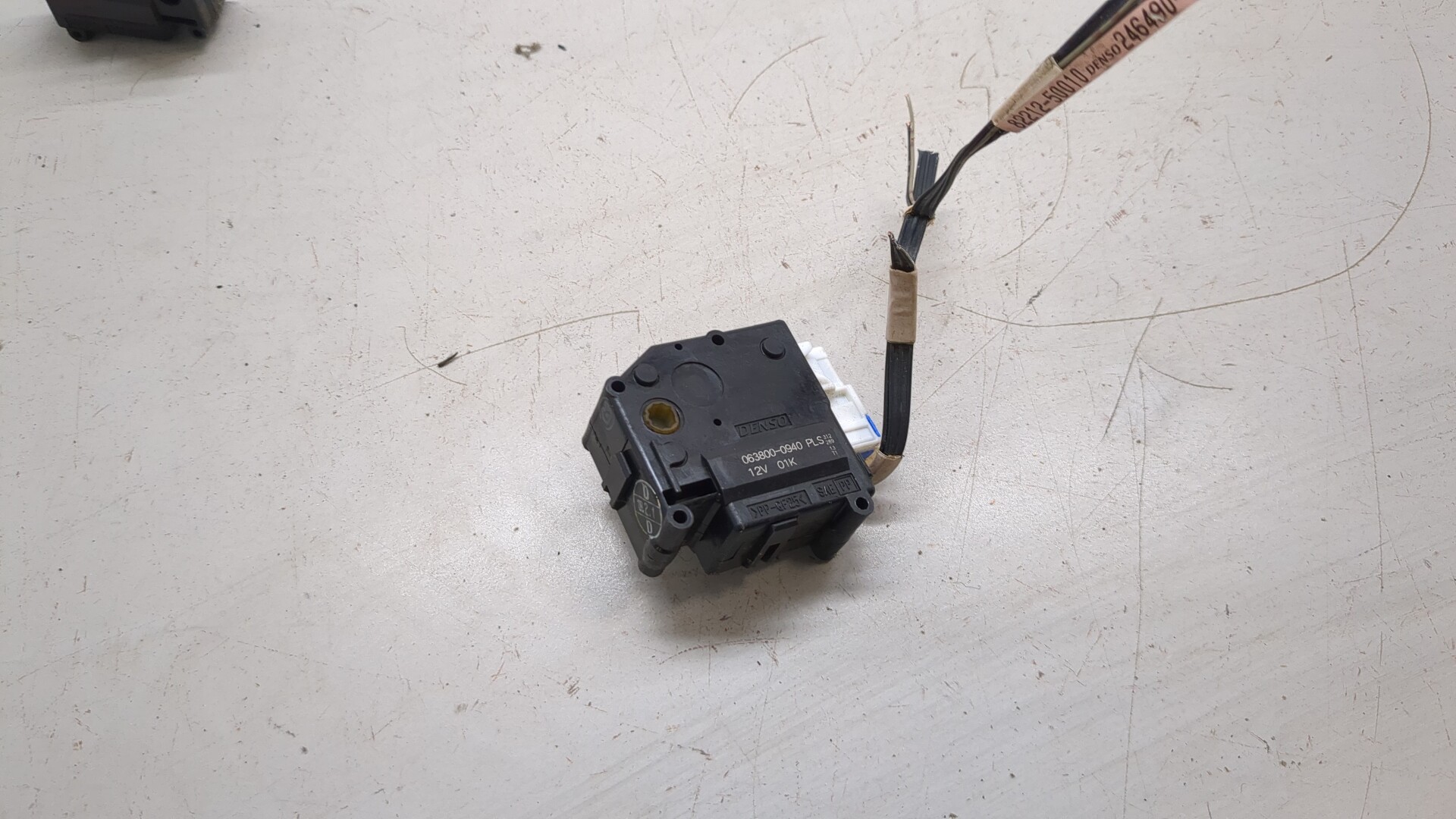 Моторчик заслонки печки