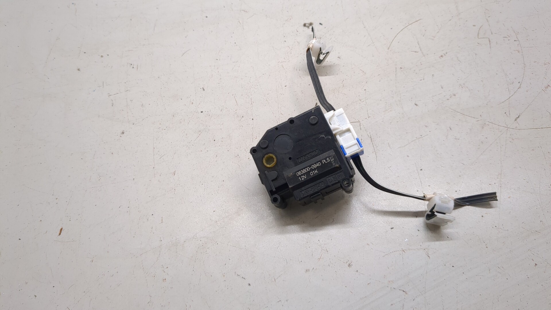 Моторчик заслонки печки