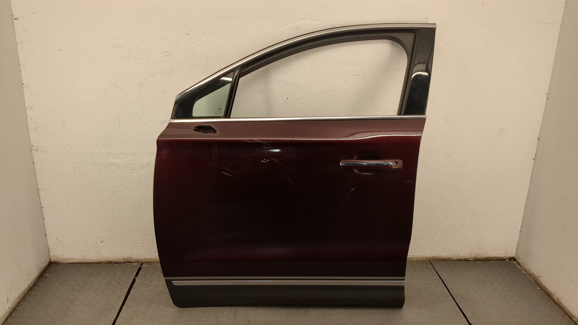 Дверь передняя левая