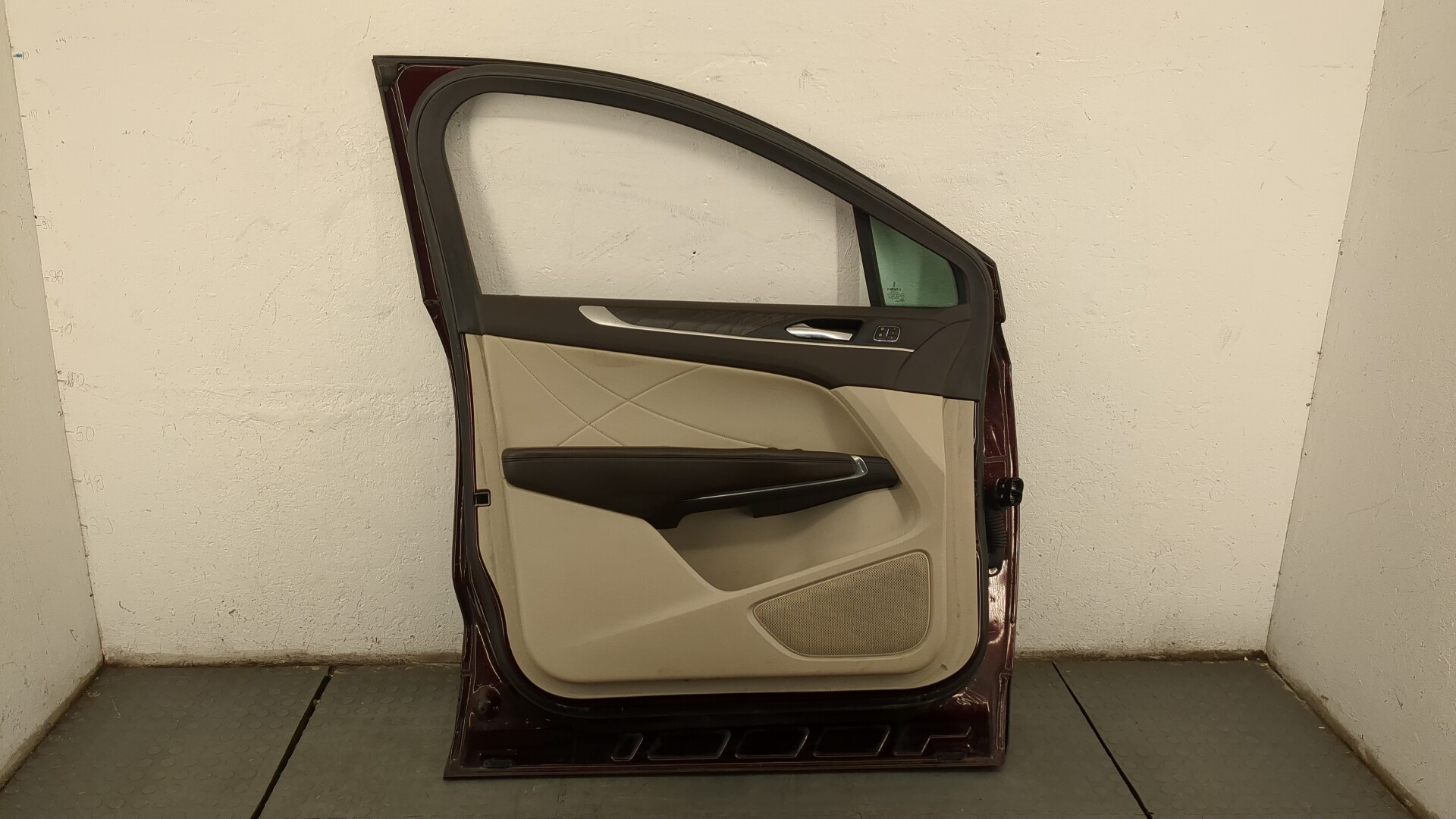 Дверь передняя левая