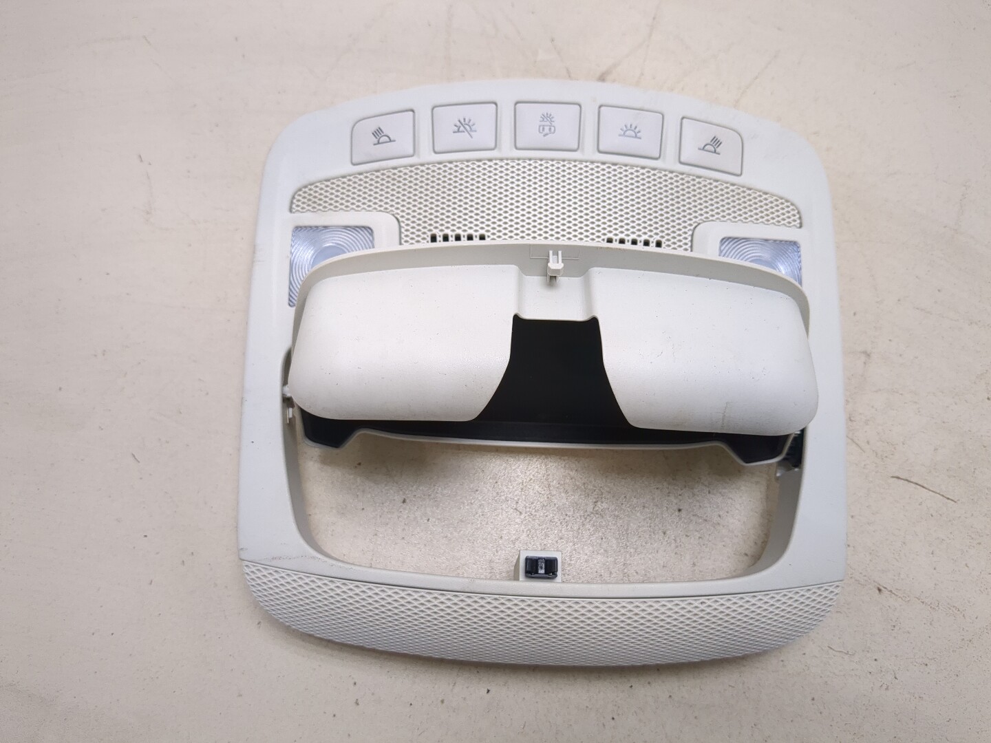 Плафон салонный