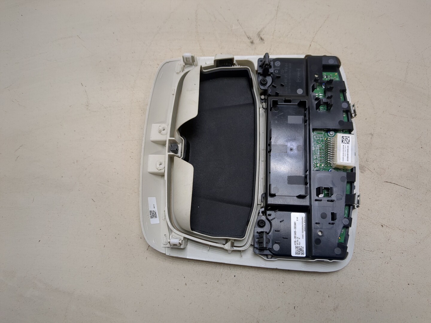 Плафон салонный