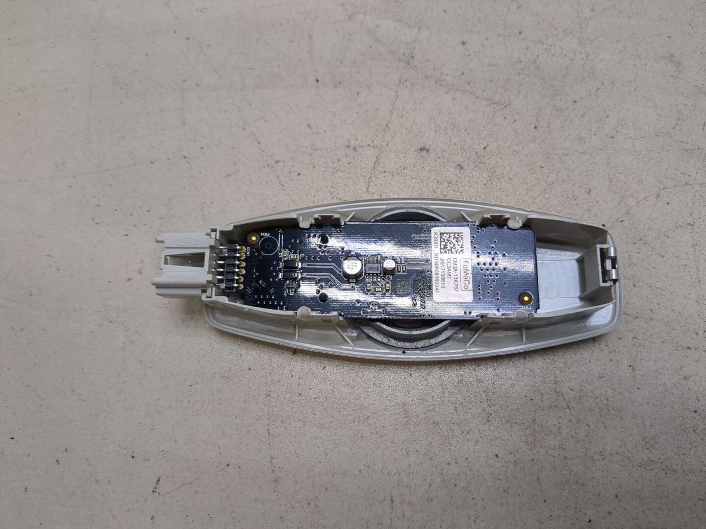 Плафон салонный