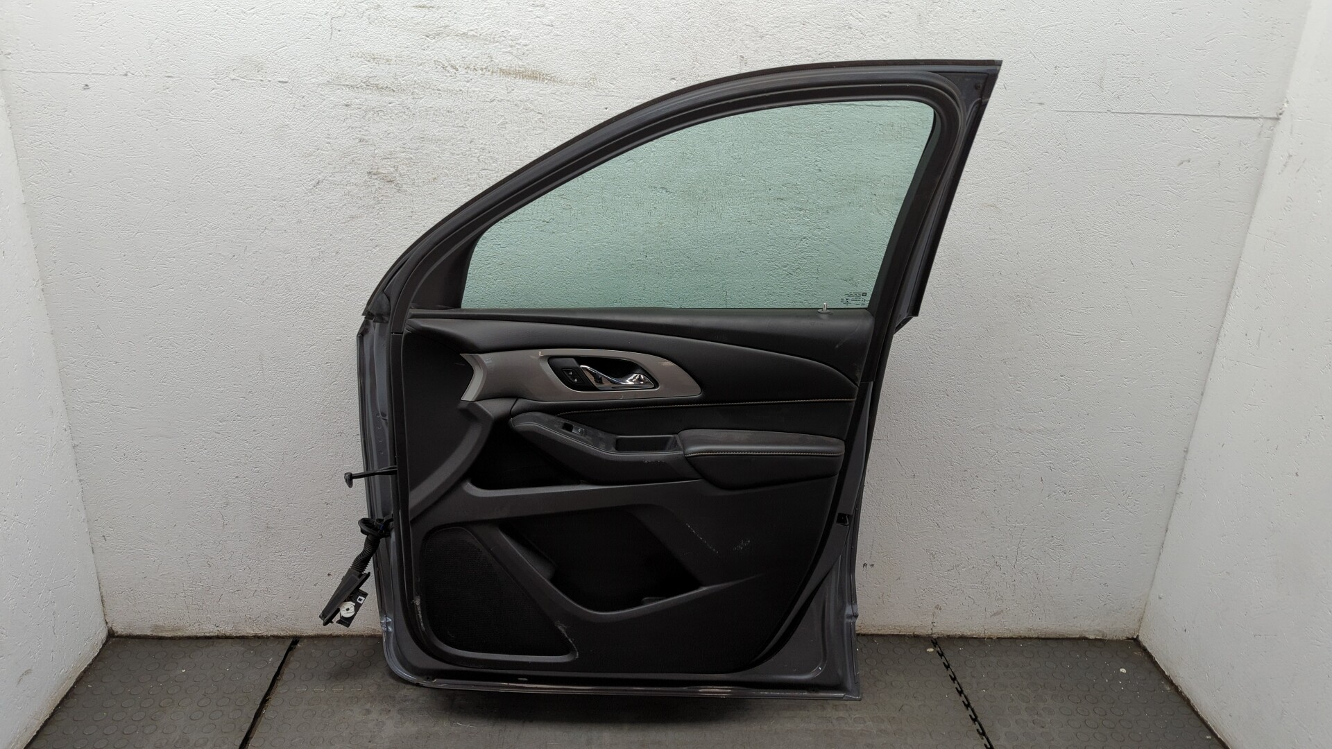 Дверь передняя правая