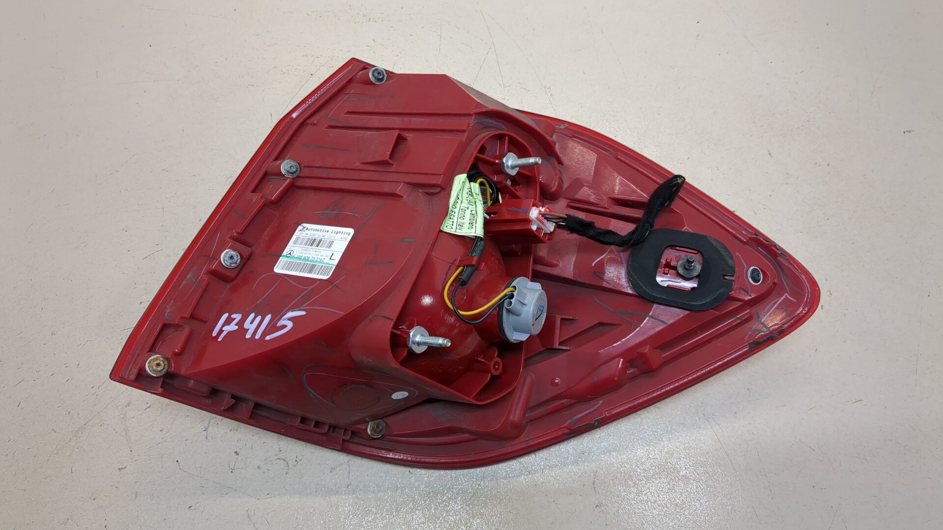 Фонарь задний левый