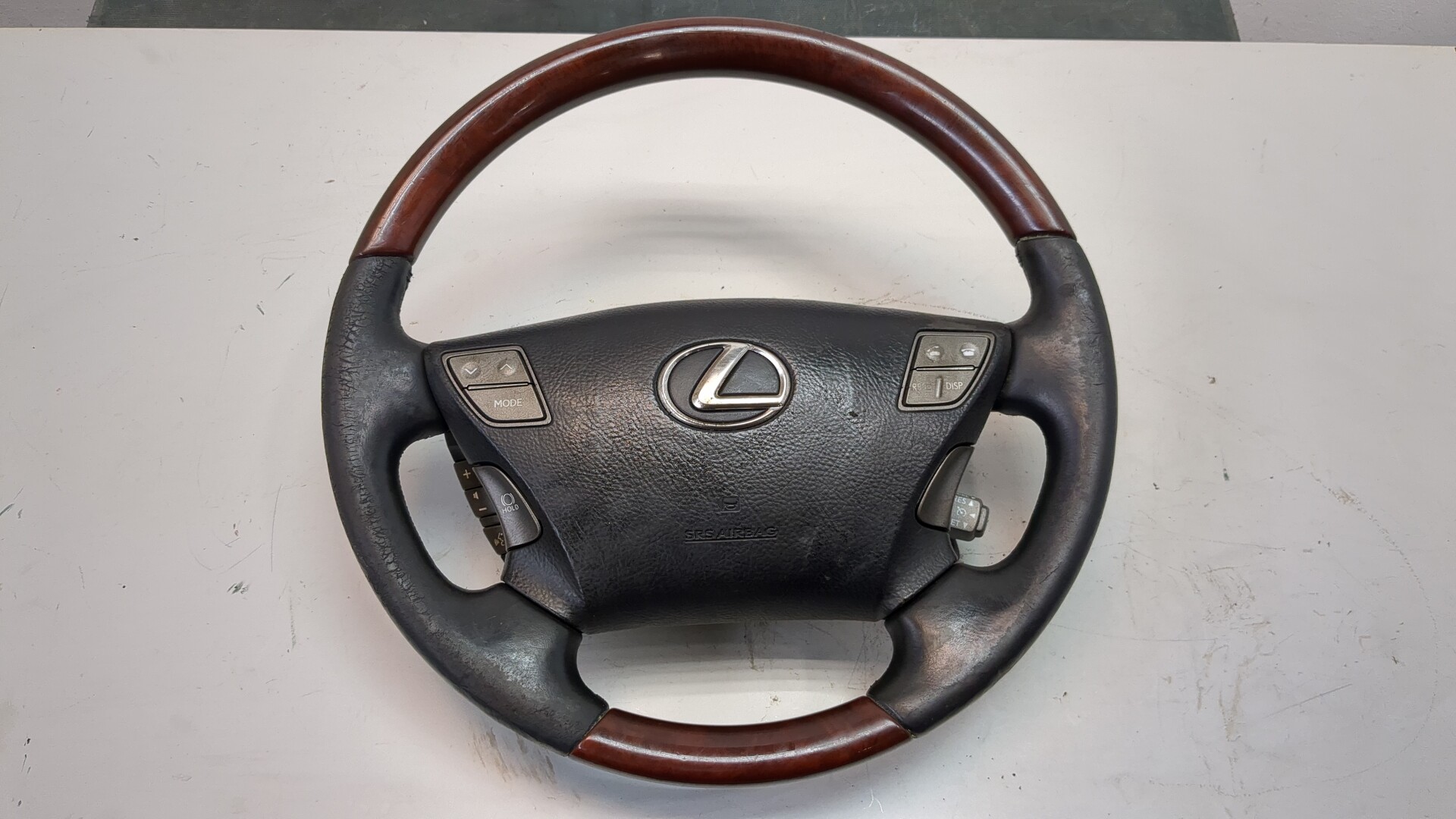 Рулевое колесо (руль)