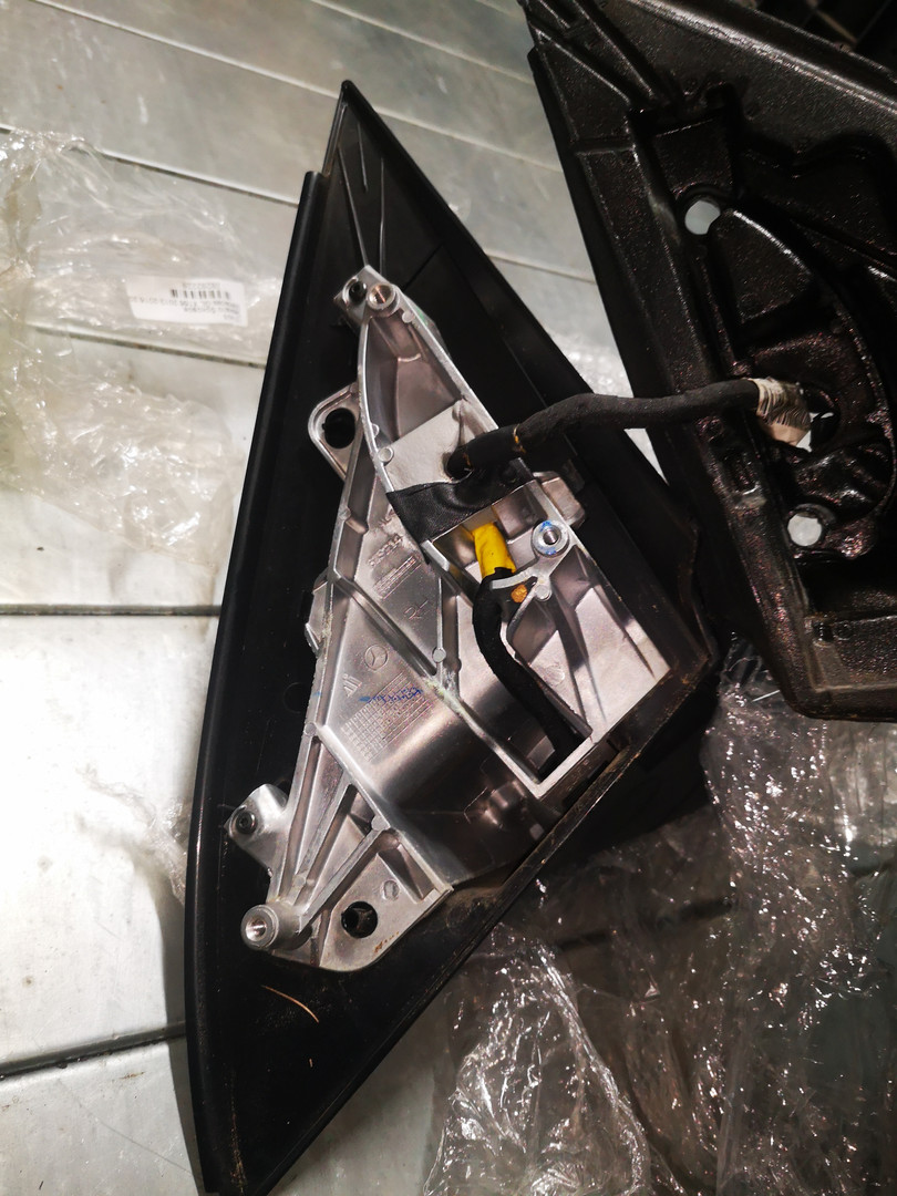 Зеркало правое электрическое