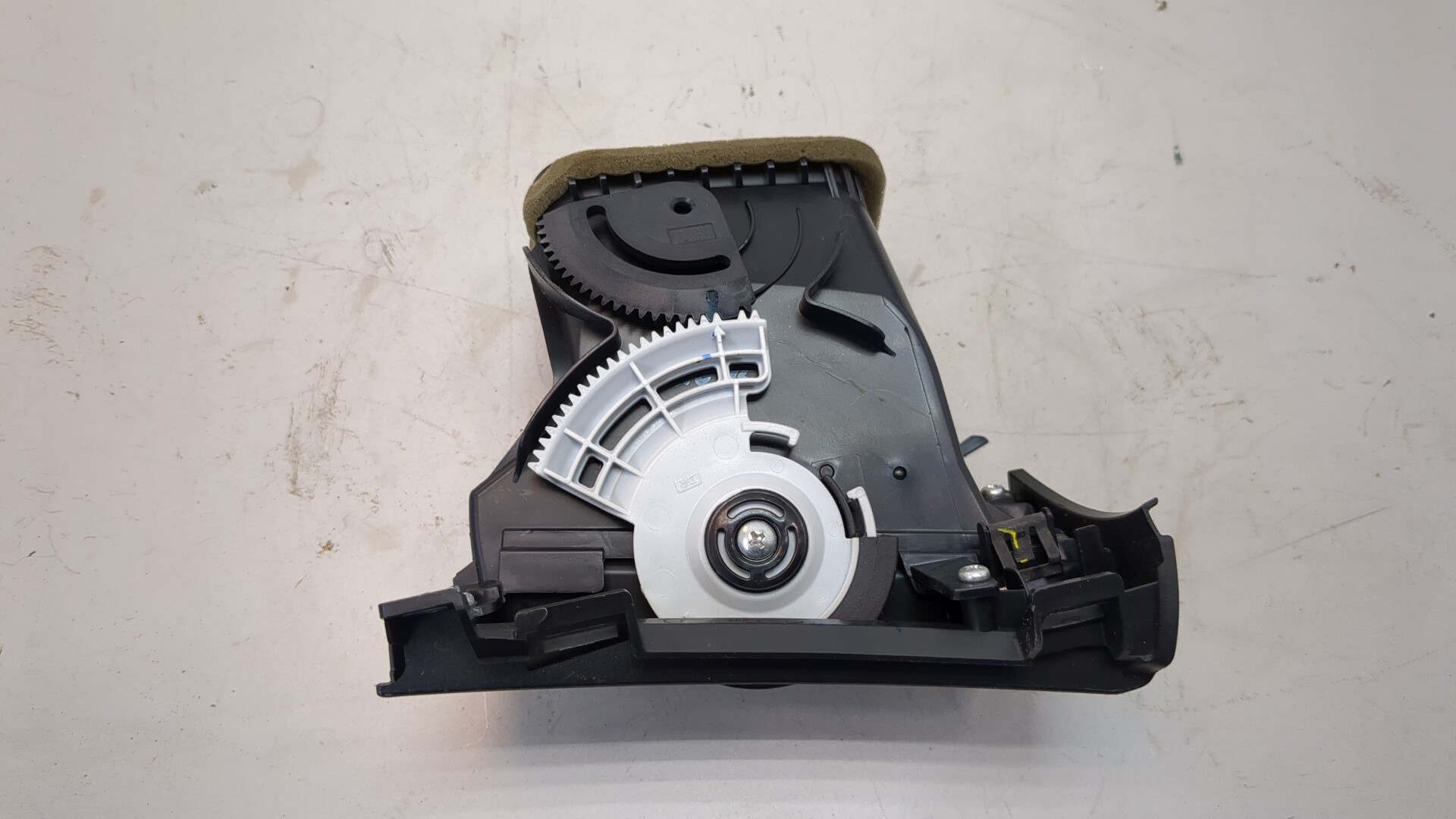 Дефлектор воздушный