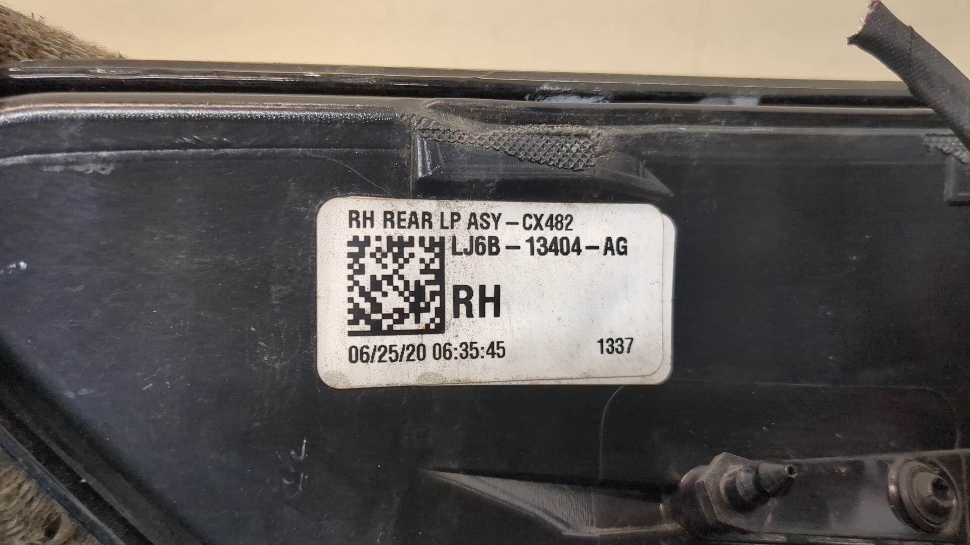 Фонарь задний правый