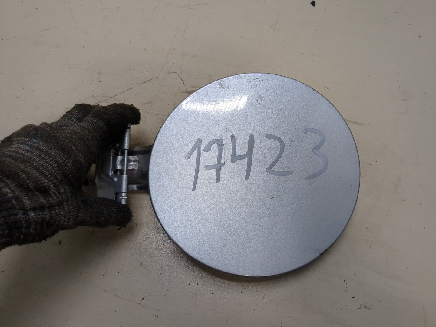 Лючок бензобака