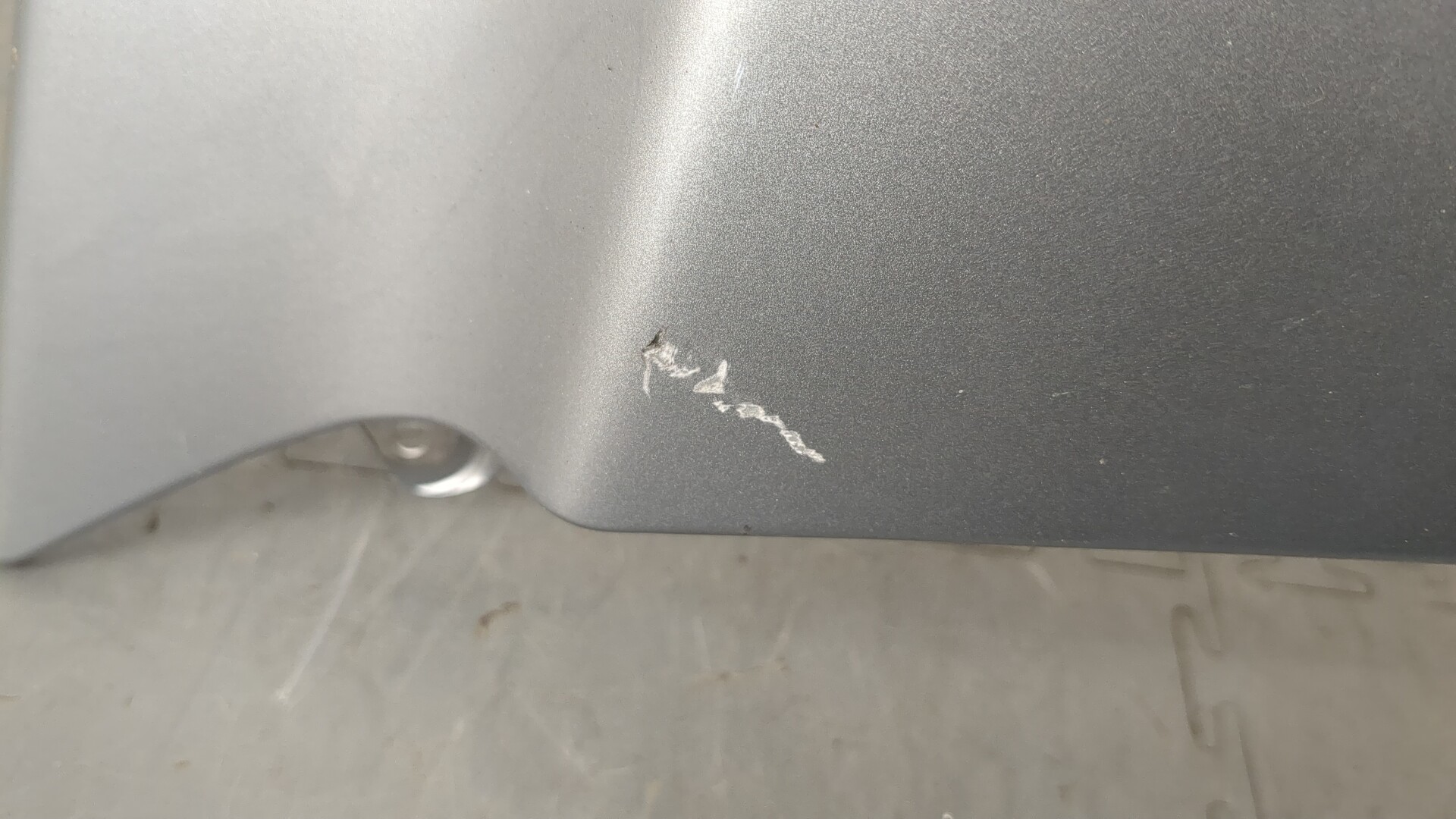 Крыло переднее правое