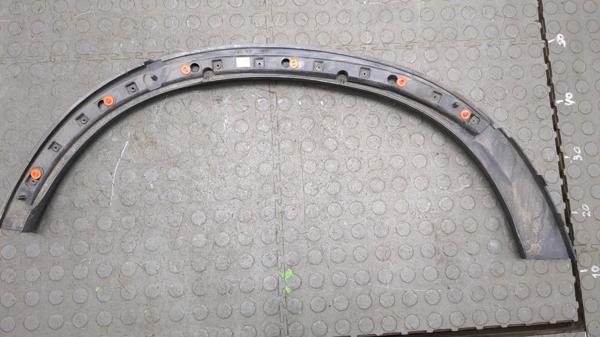 Молдинг заднего крыла правого