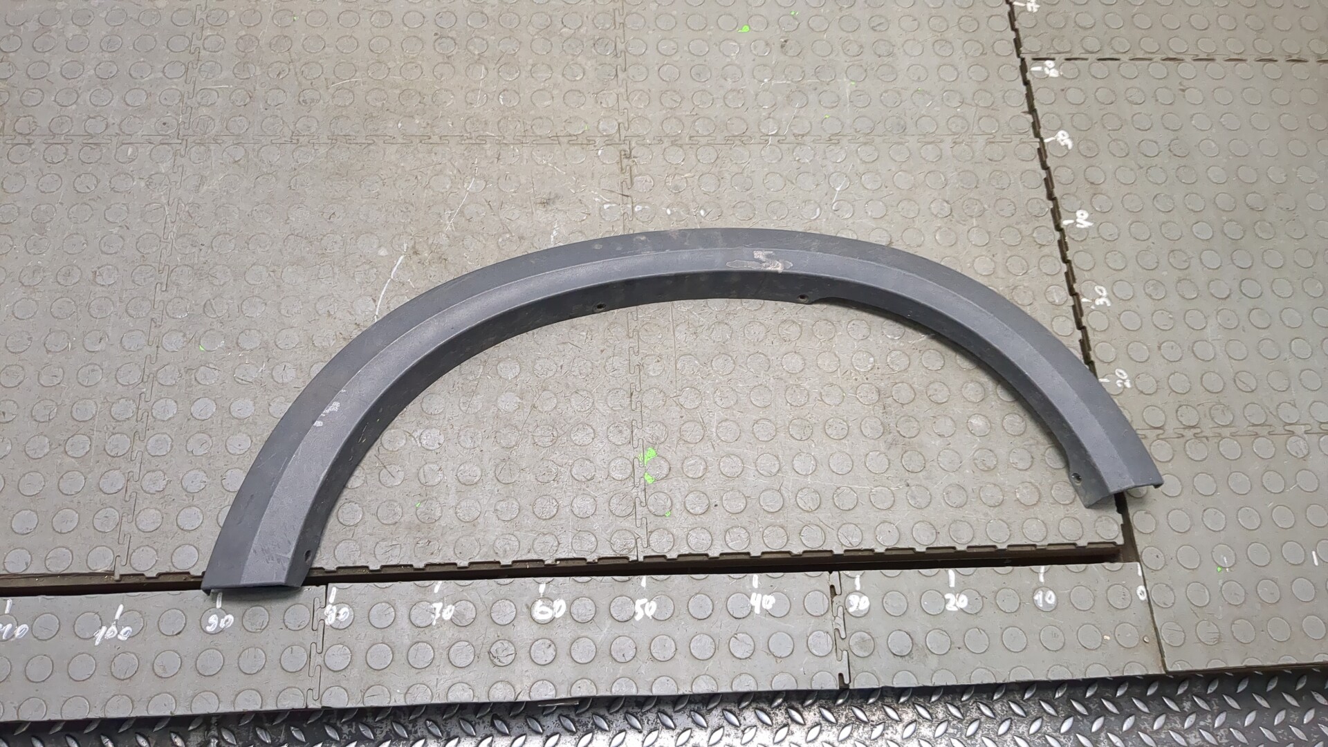 Молдинг заднего крыла правого
