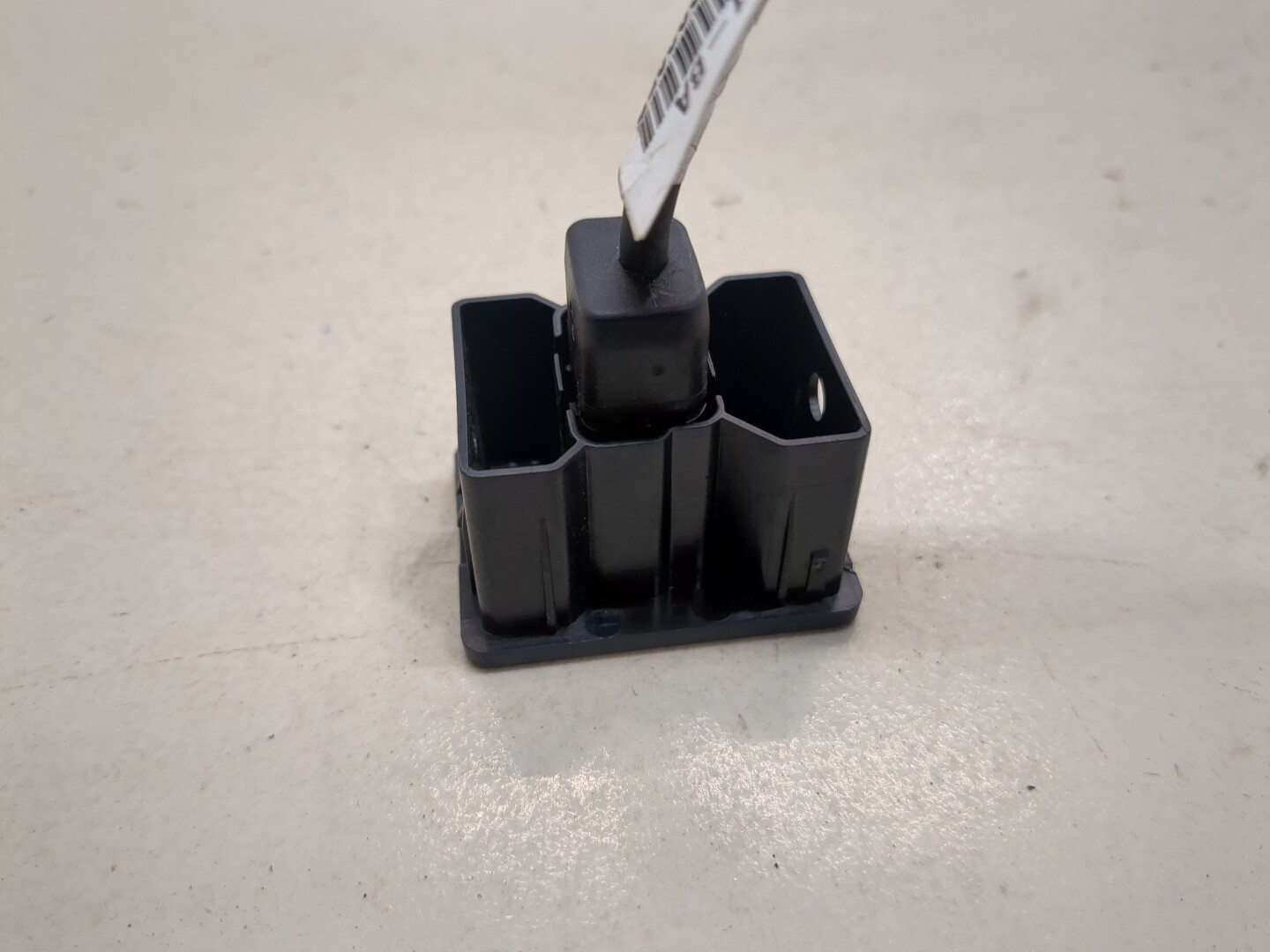 Гнездо AUX / USB IN