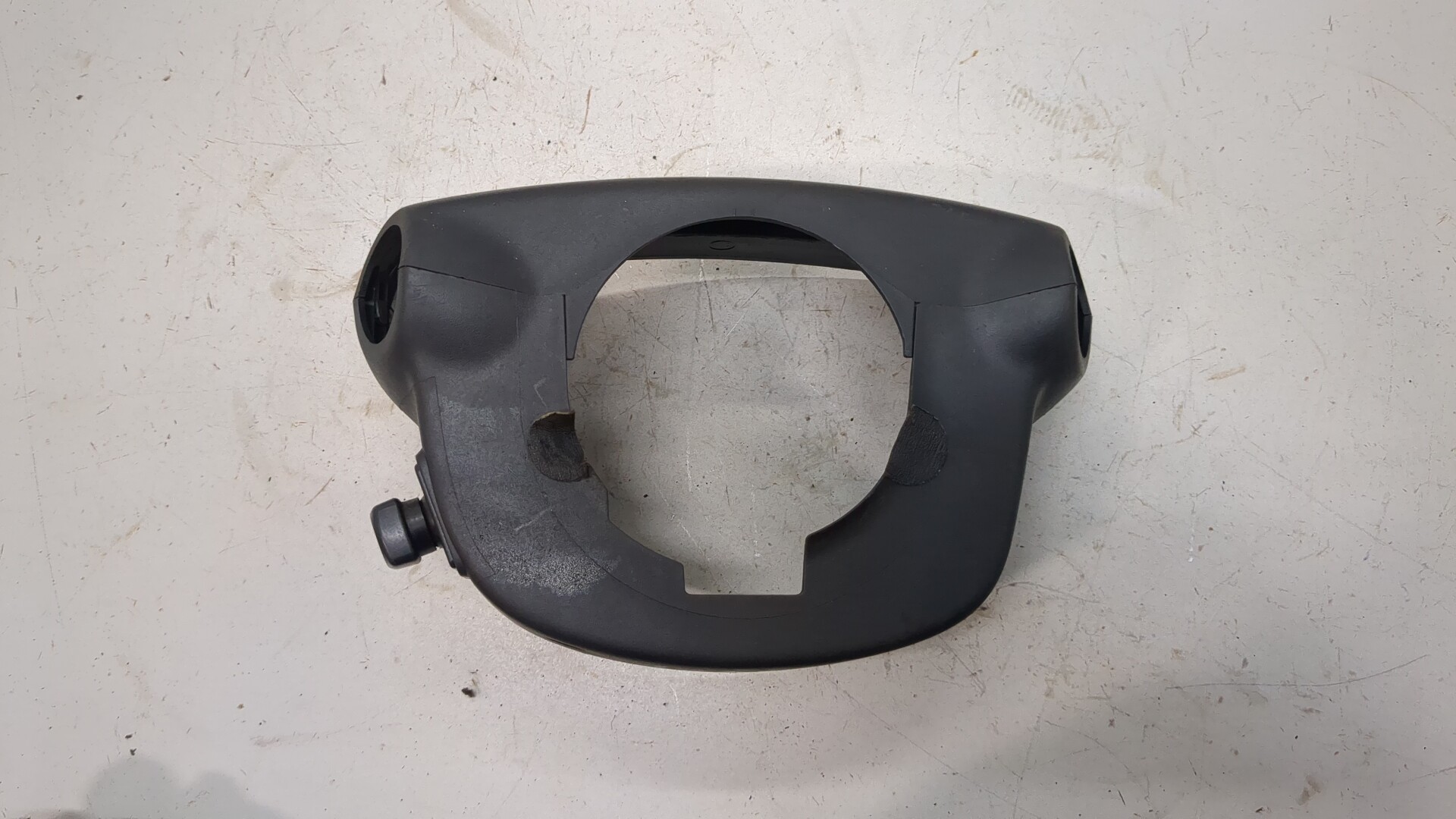 Кожух рулевой колонки