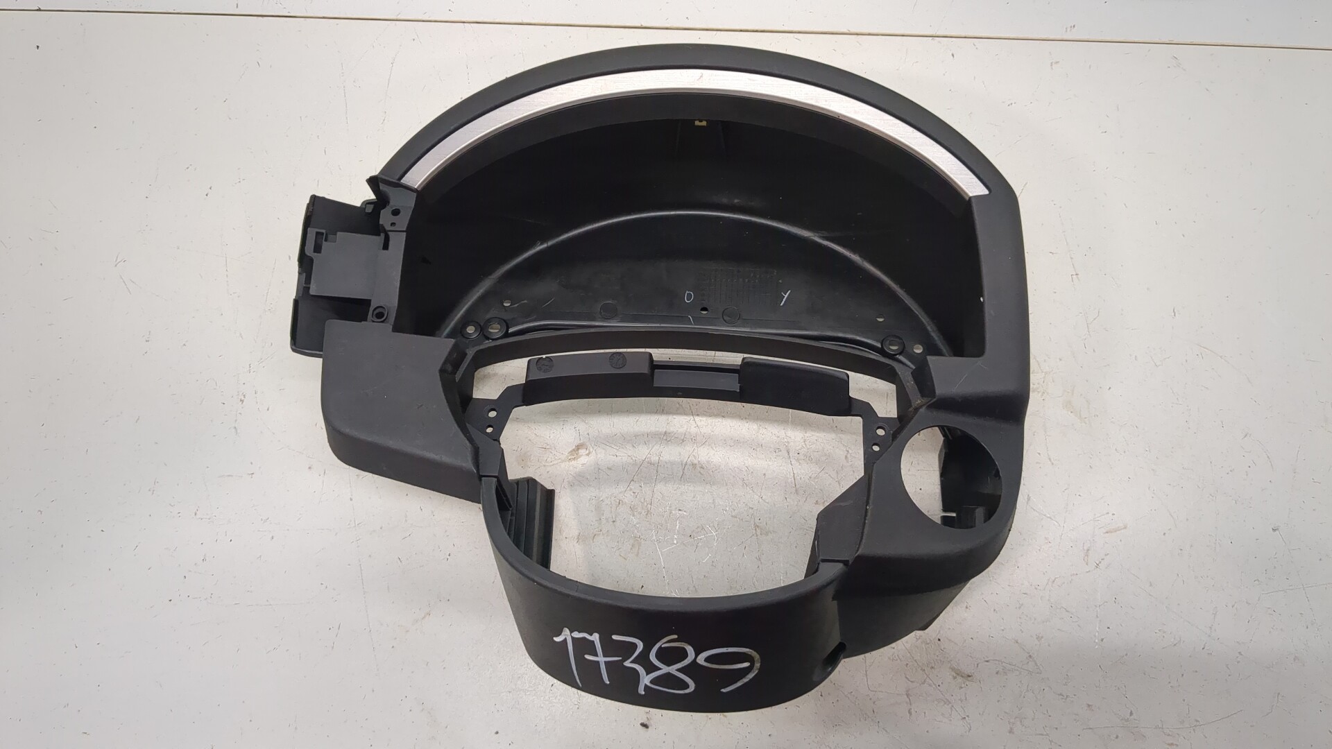 Кожух рулевой колонки