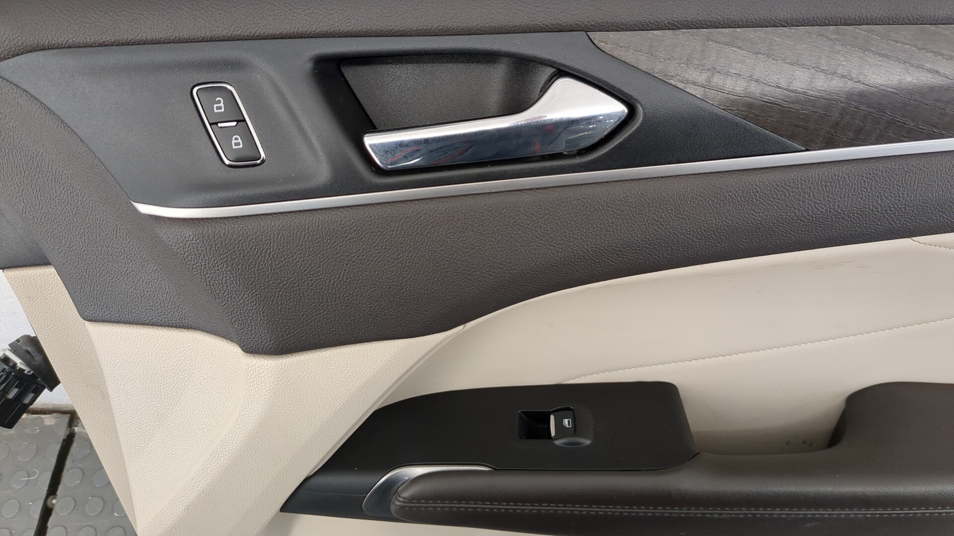 Дверь передняя правая