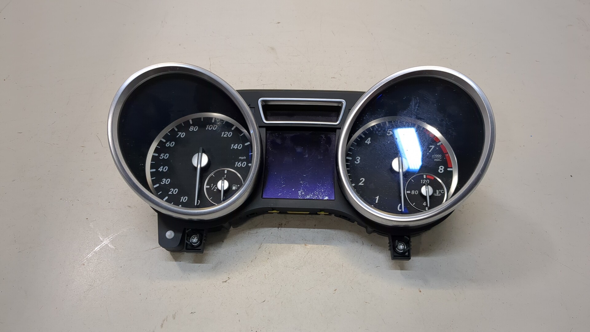 Панель приборов