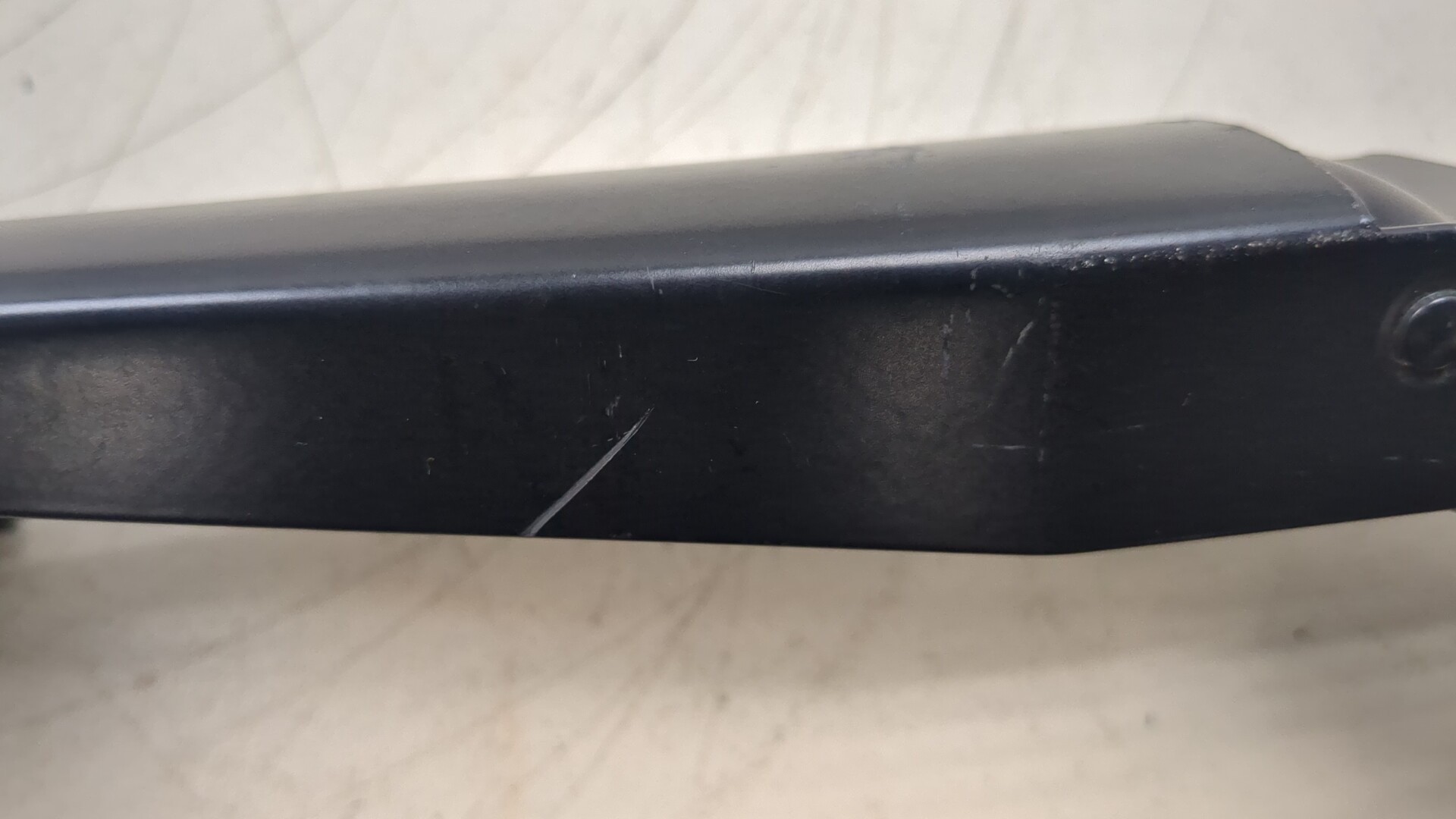 Поводок стеклоочистителя передний левый