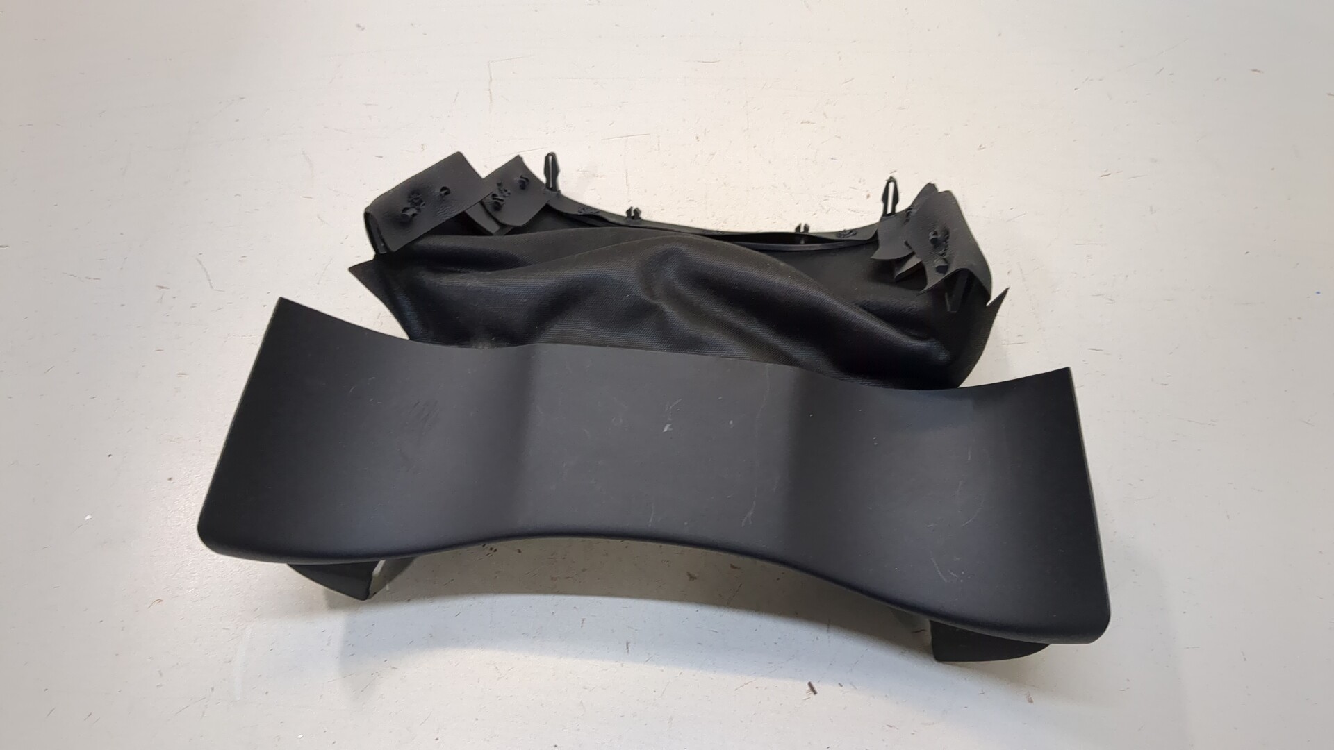 Кожух рулевой колонки