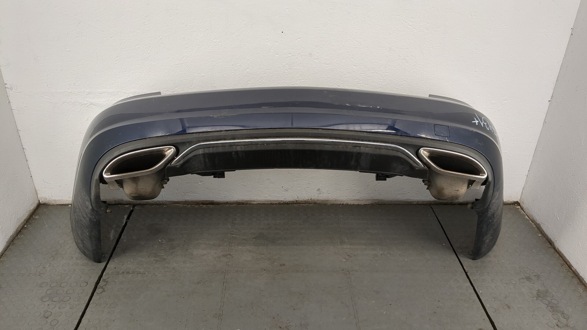 Бампер задний