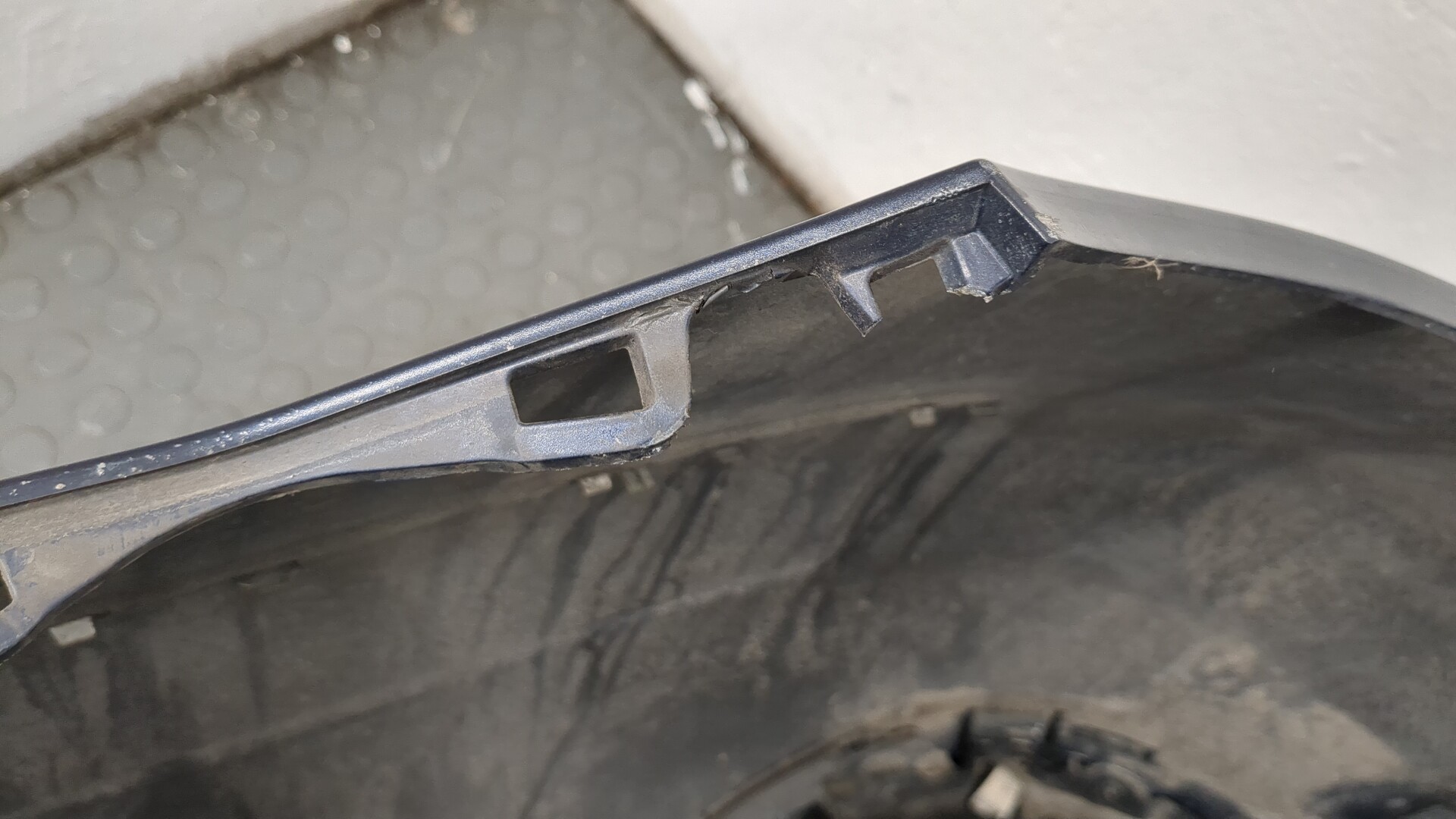 Бампер задний